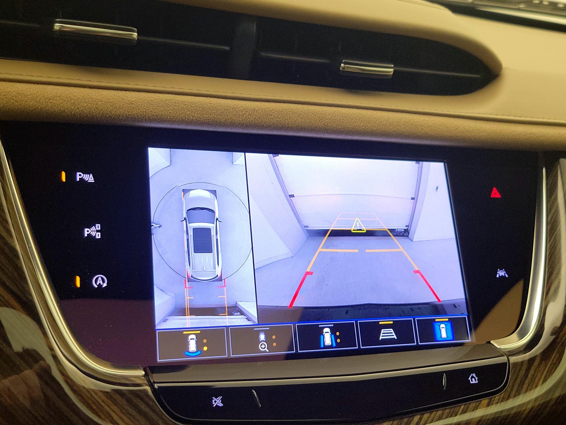 Thumbnail: 2022 Cadillac XT6 - 15