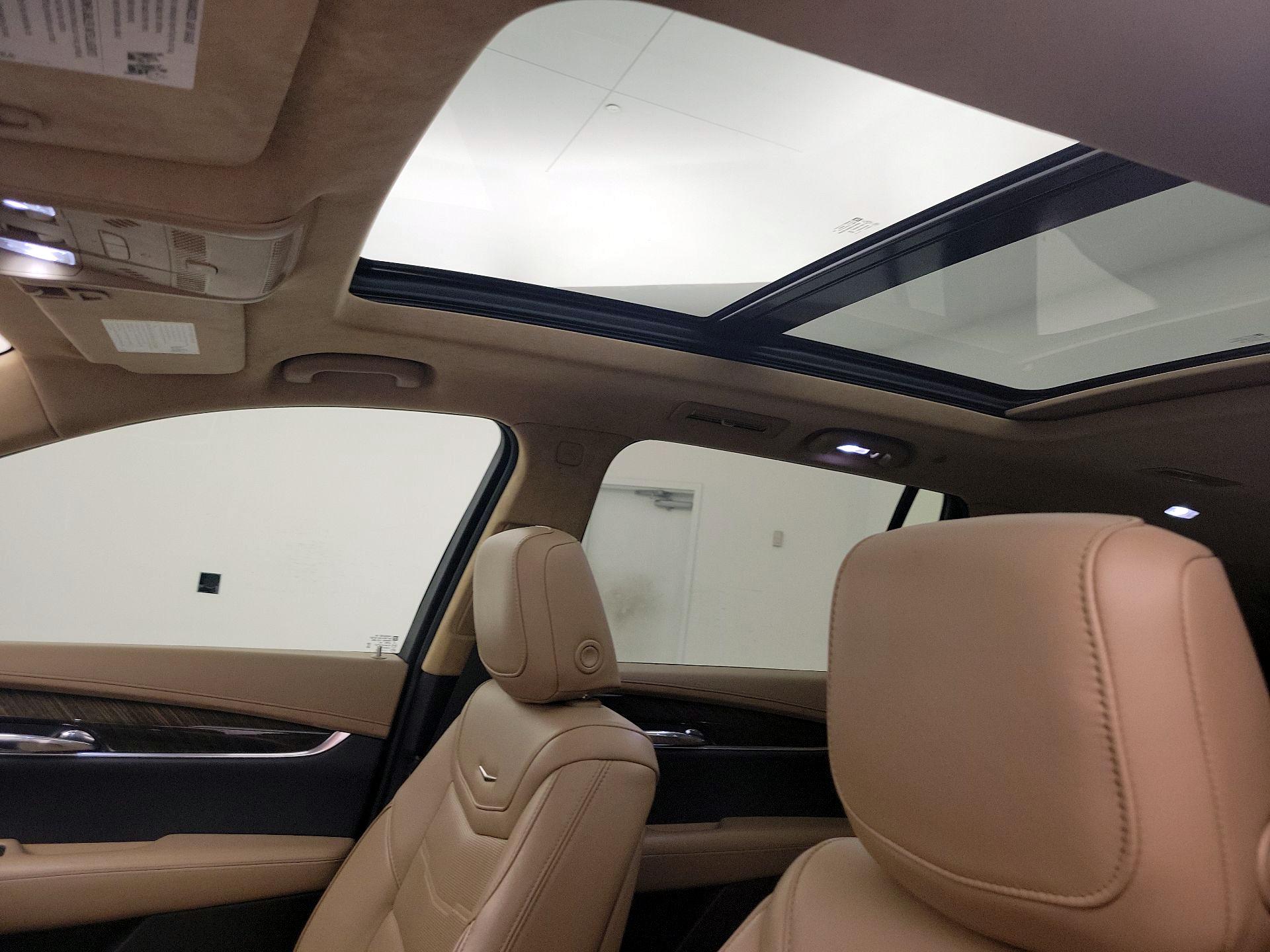 Thumbnail: 2022 Cadillac XT6 - 20