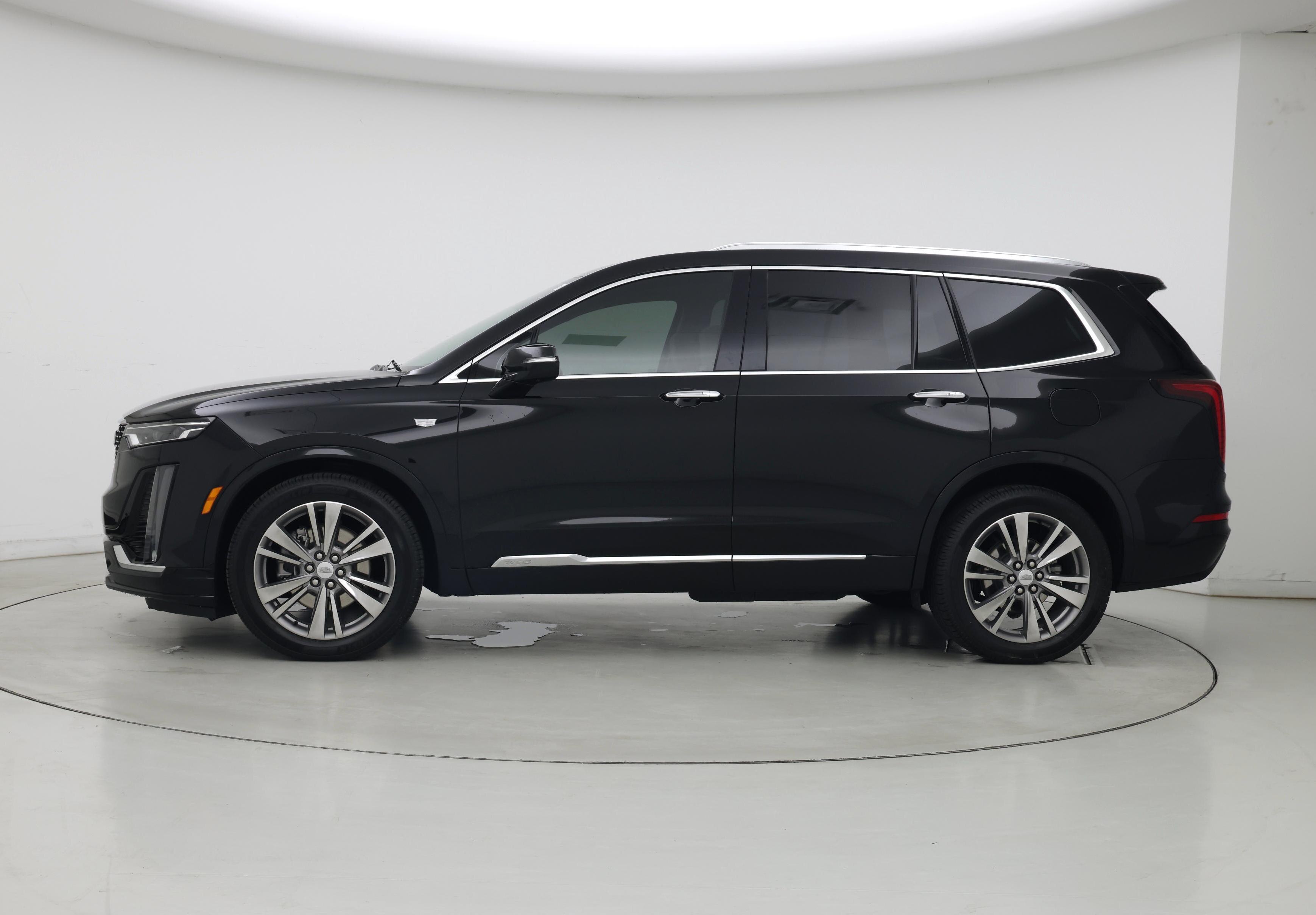 Thumbnail: 2022 Cadillac XT6 - 3