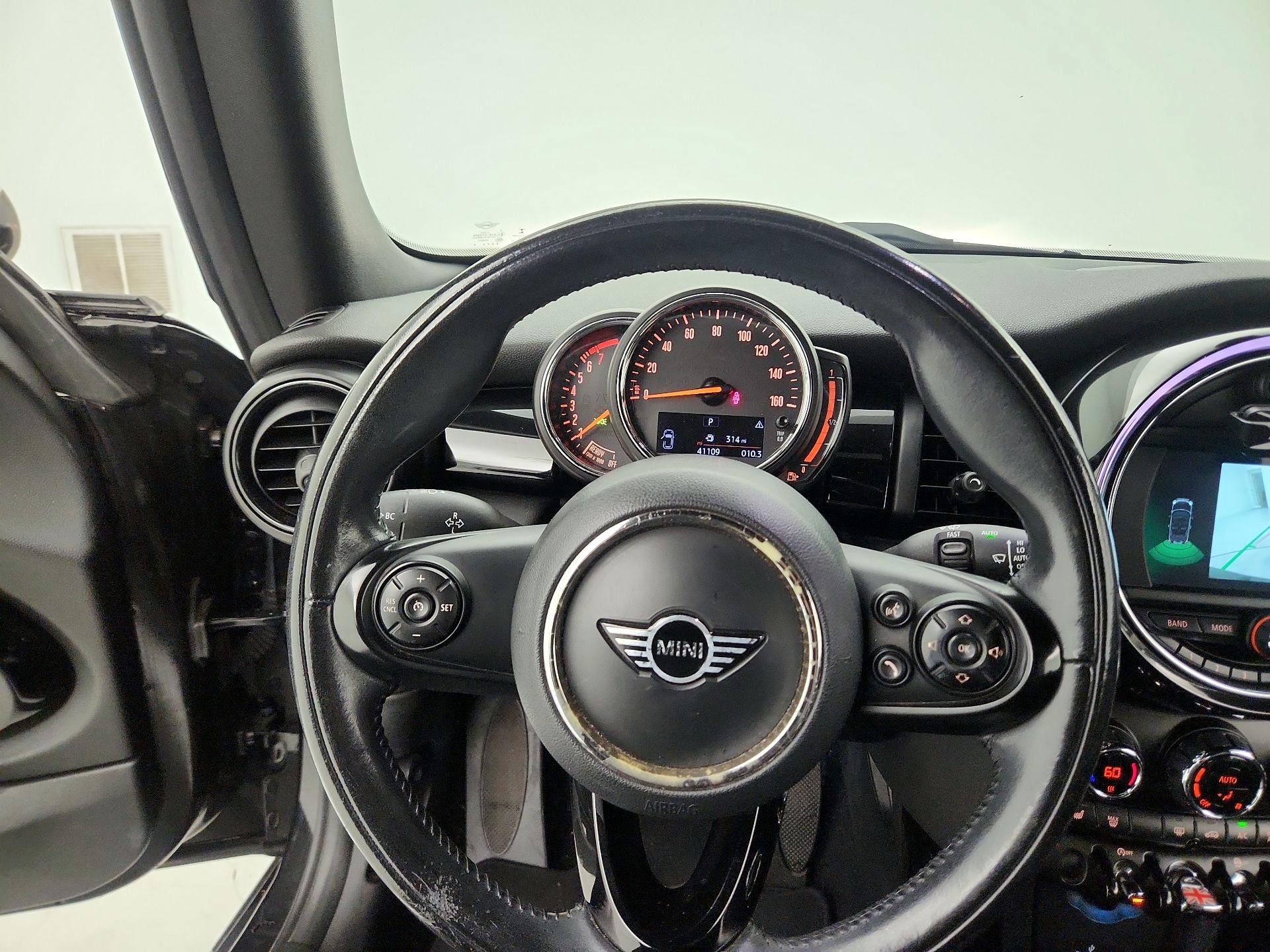 Thumbnail: 2019 MINI Cooper - 10