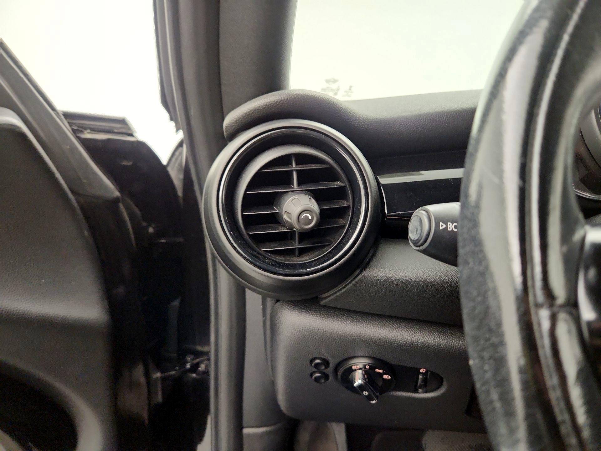 Thumbnail: 2019 MINI Cooper - 13