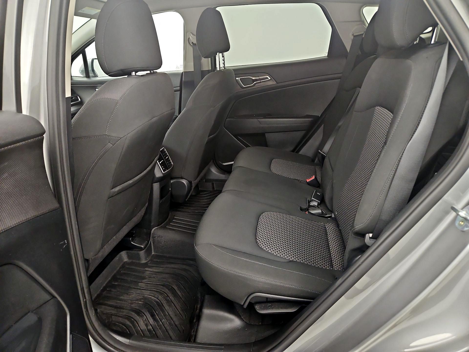 Thumbnail: 2023 Kia Sportage - 19