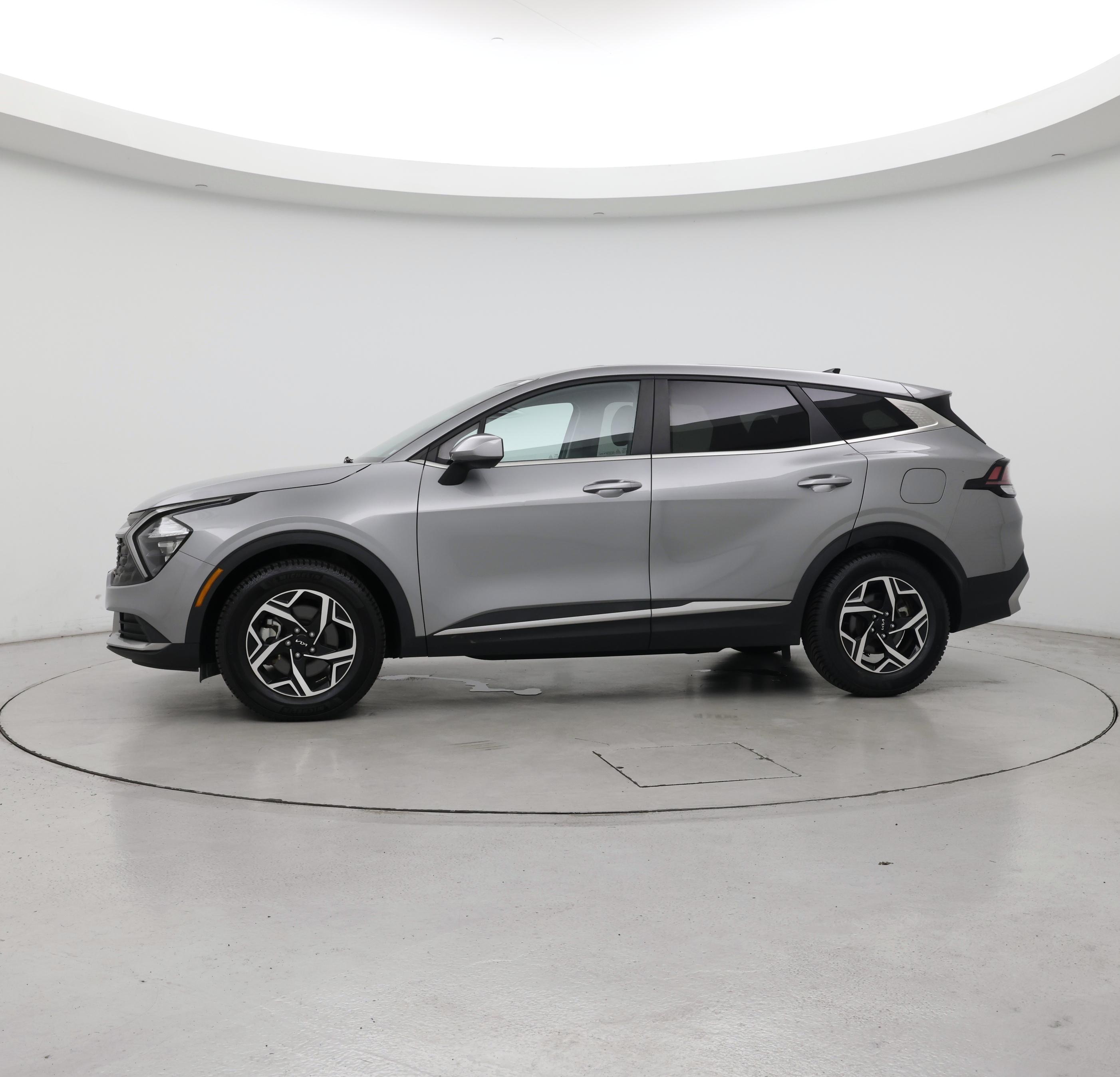 Thumbnail: 2023 Kia Sportage - 3