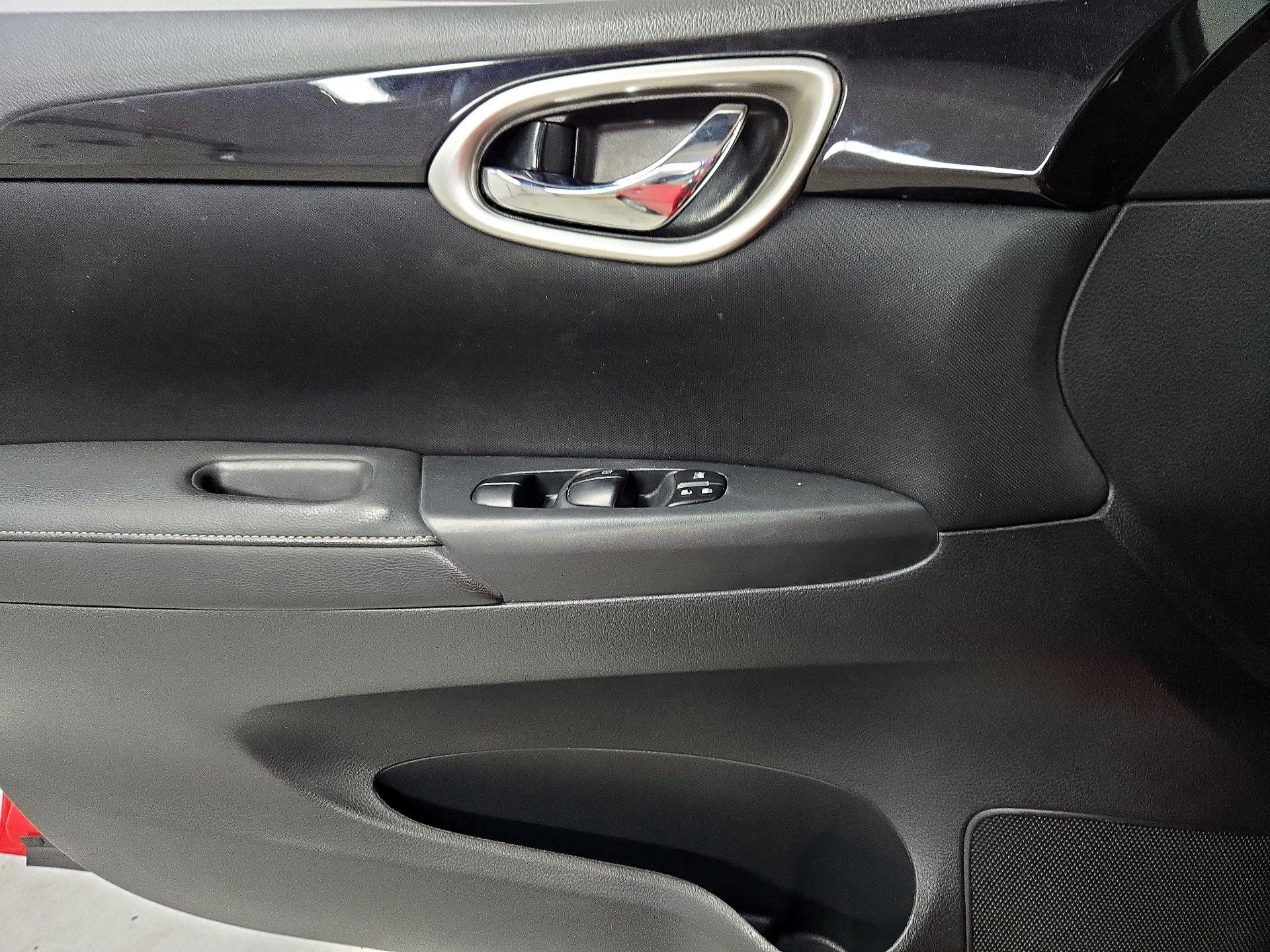 Thumbnail: 2017 Nissan Sentra - 12