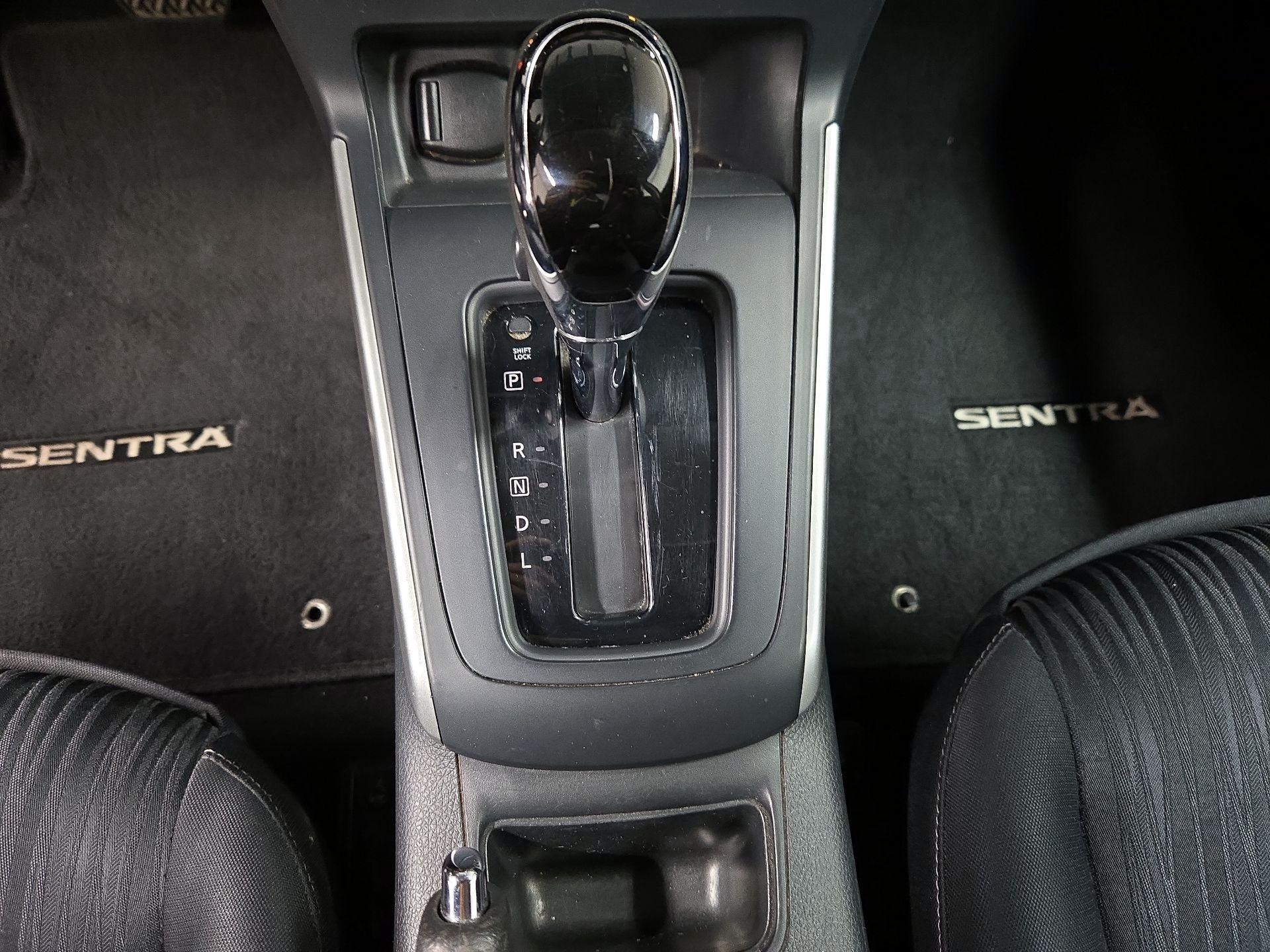 Thumbnail: 2017 Nissan Sentra - 17