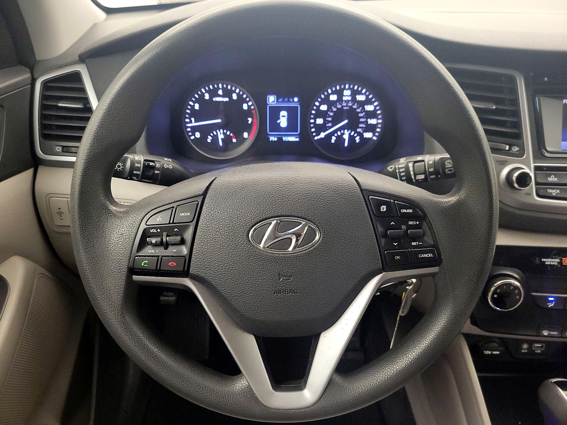 Thumbnail: 2016 Hyundai Tucson - 10