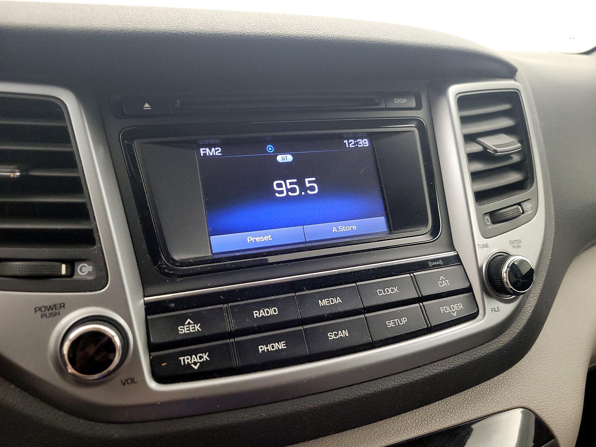 Thumbnail: 2016 Hyundai Tucson - 15