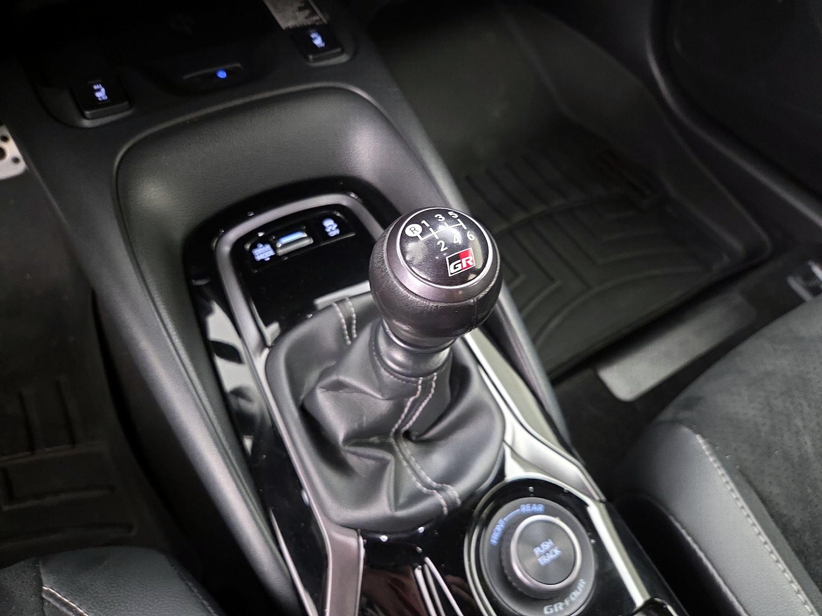 2024 Toyota GR Corolla Premium - Photo 18