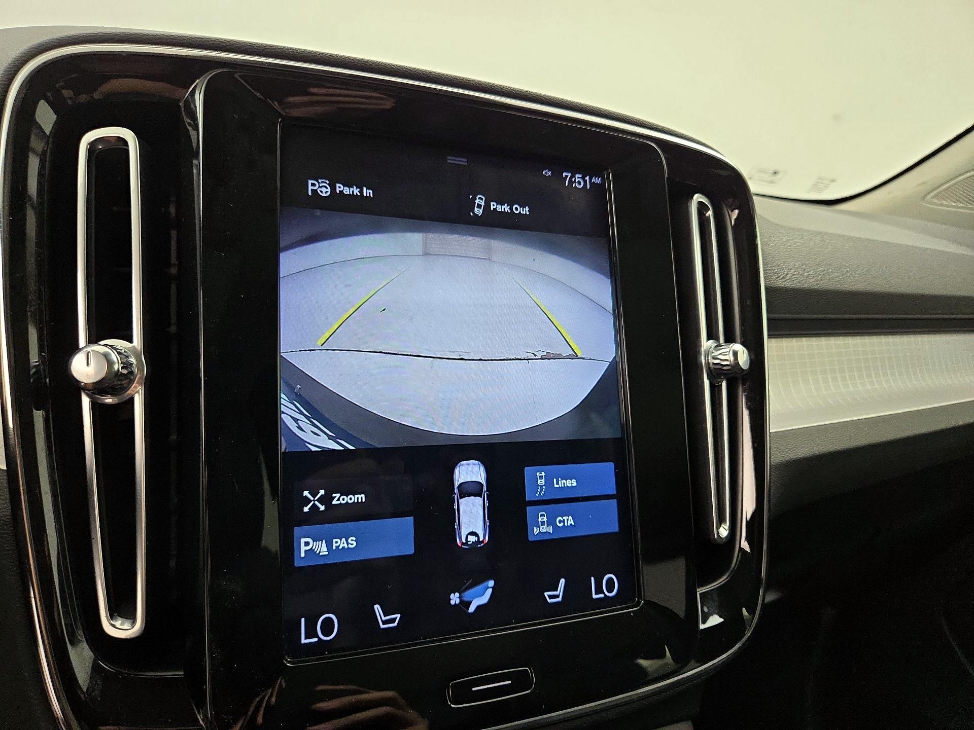 Thumbnail: 2019 Volvo XC40 - 14