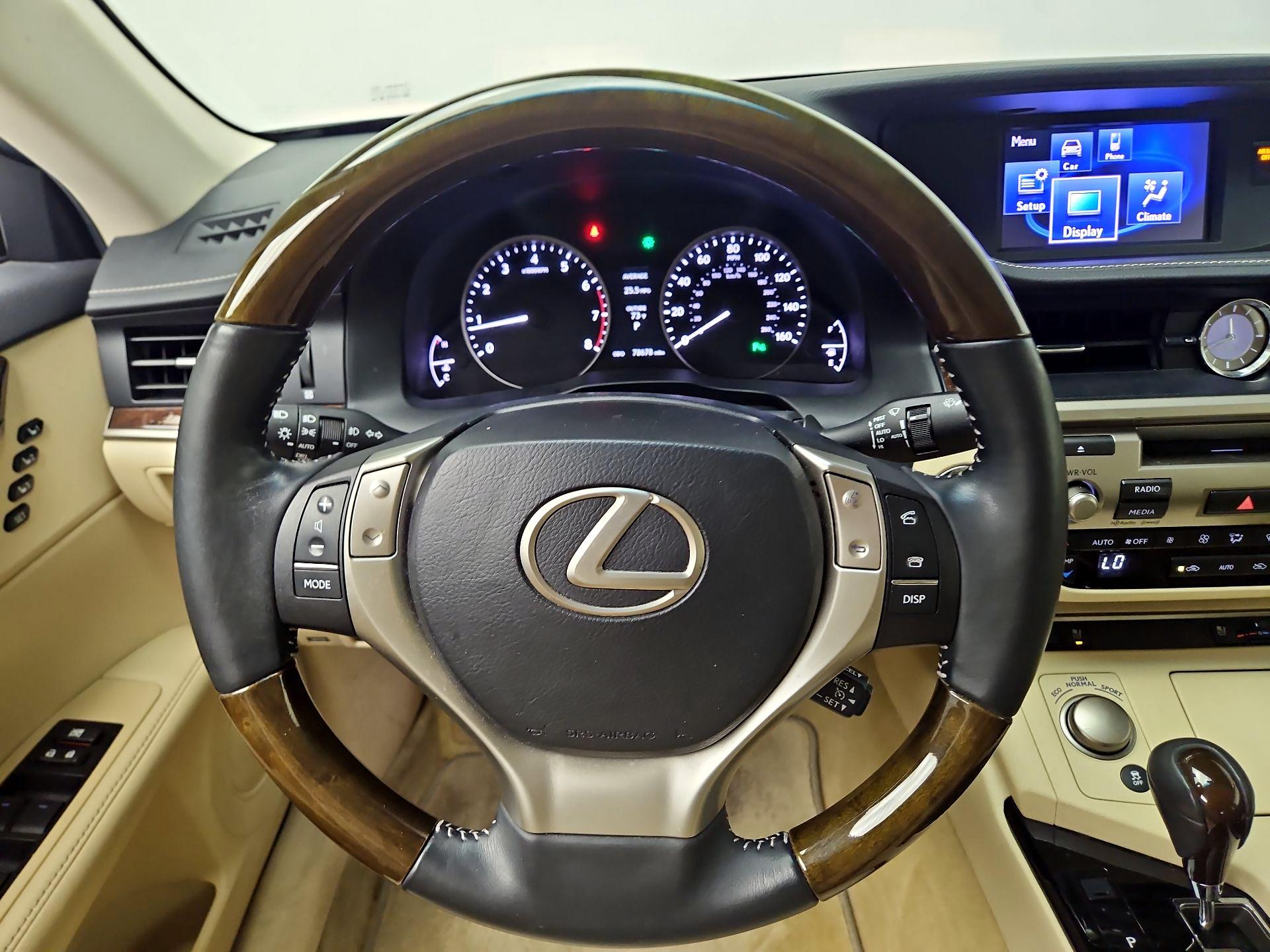 Thumbnail: 2014 Lexus ES - 10