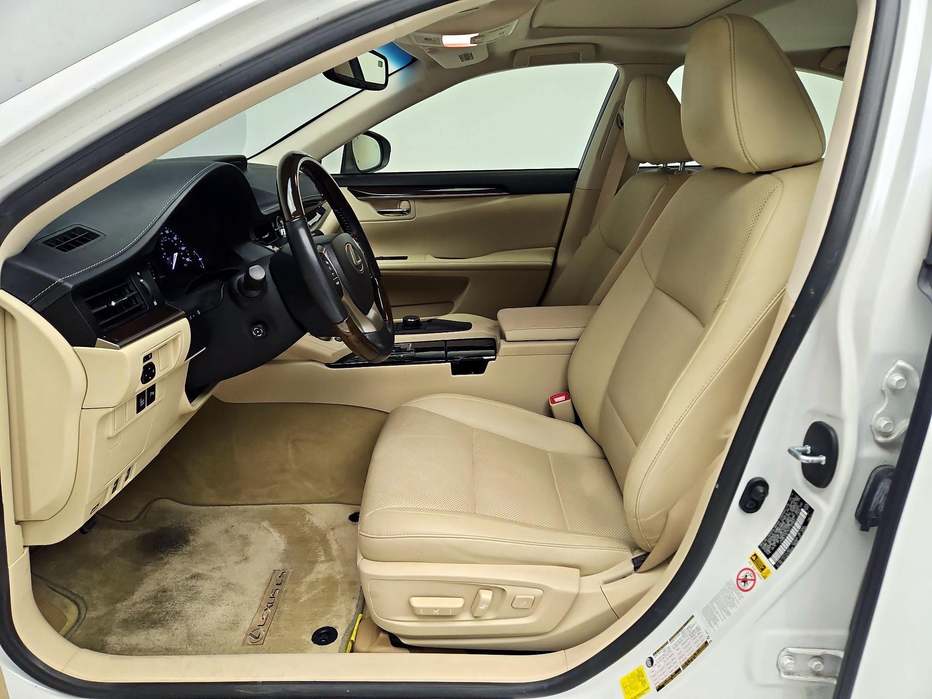 Thumbnail: 2014 Lexus ES - 11