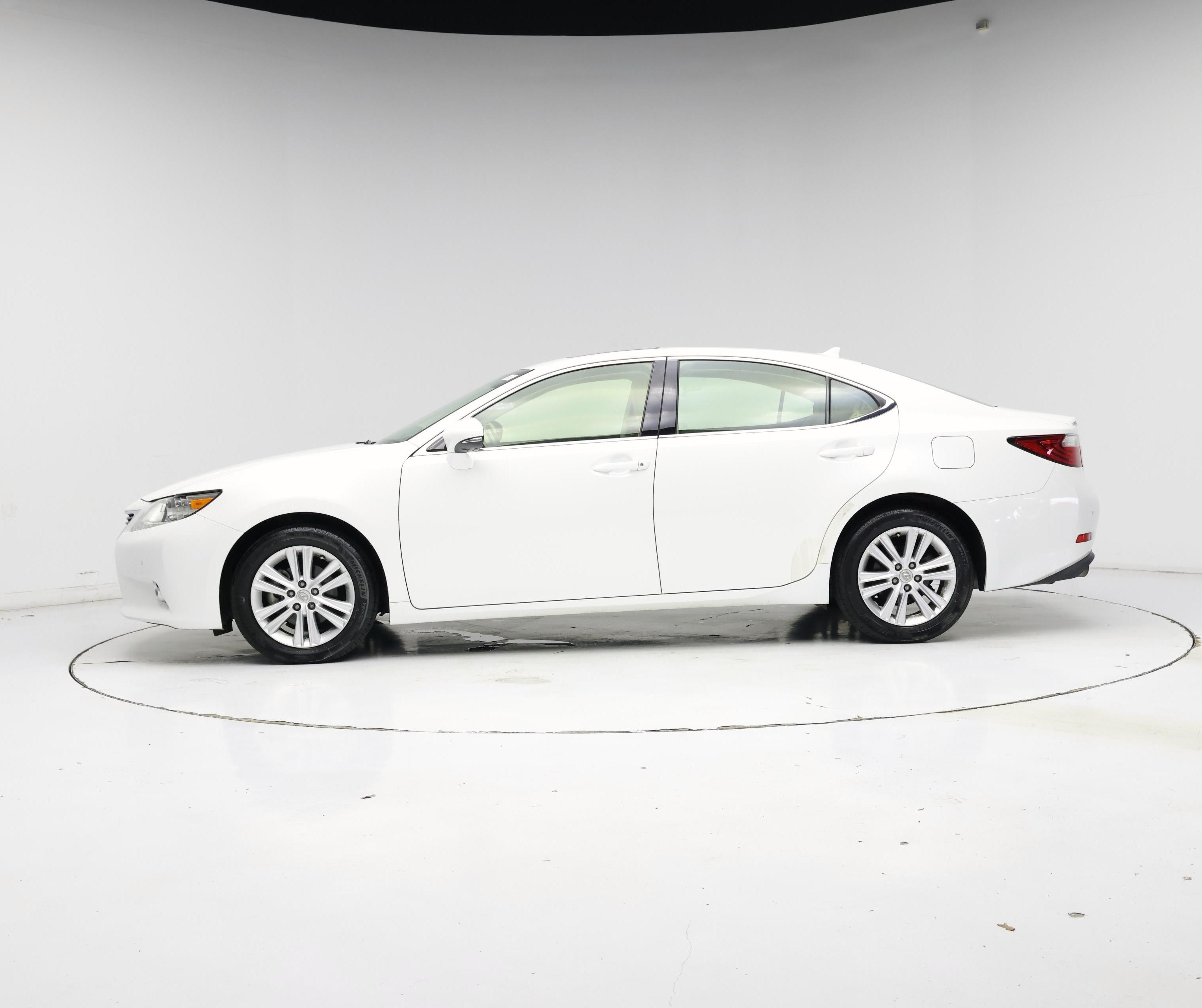 Thumbnail: 2014 Lexus ES - 3
