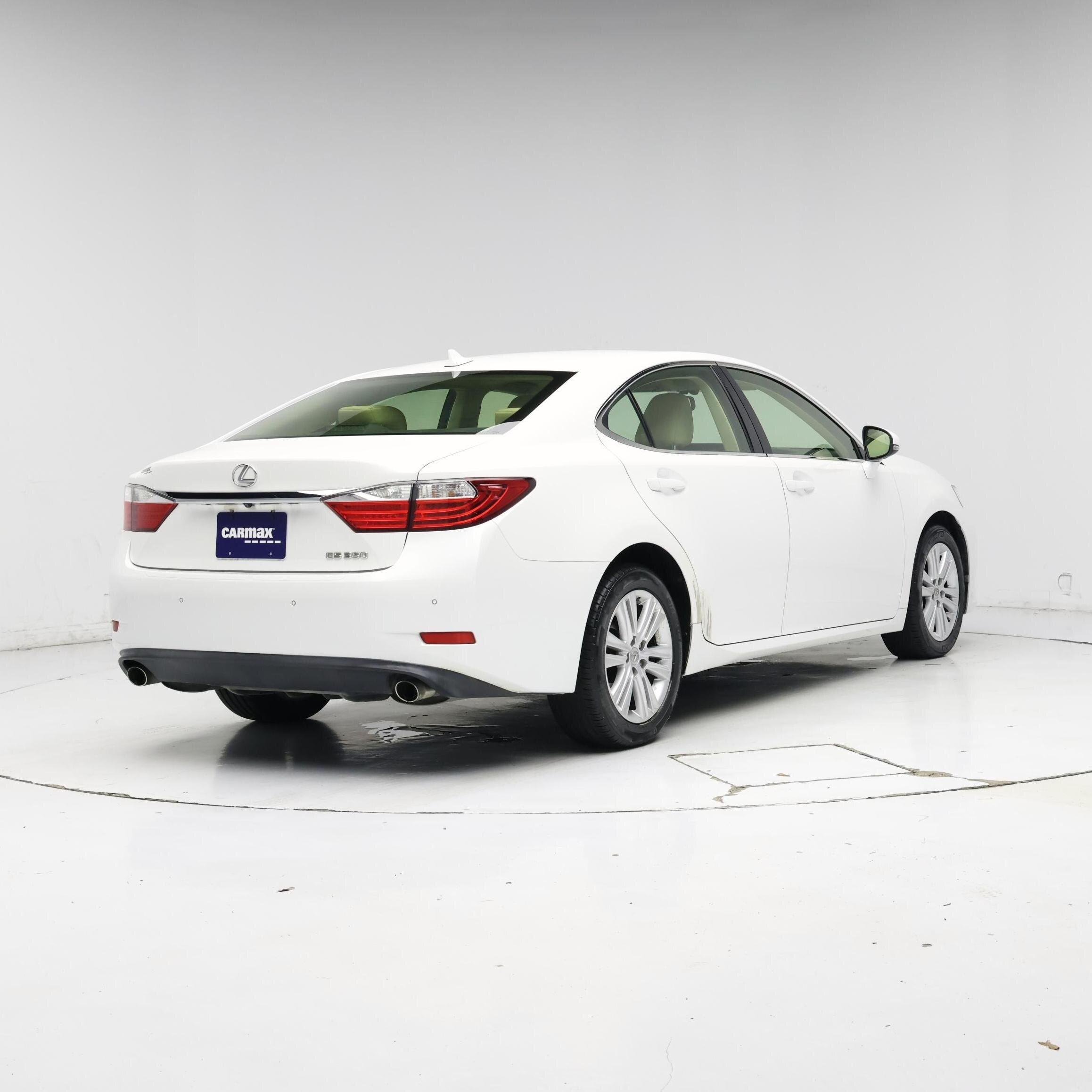 Thumbnail: 2014 Lexus ES - 8