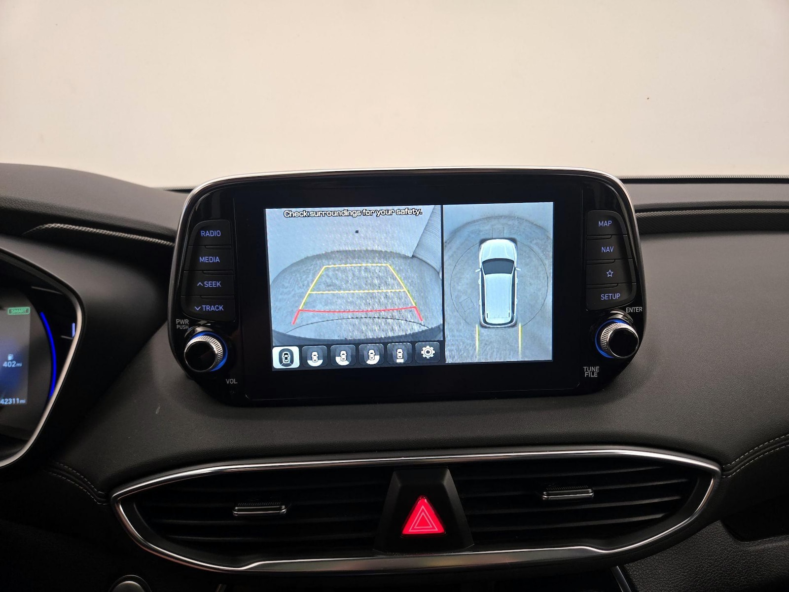 2020 Hyundai Santa Fe Limited - Photo 16