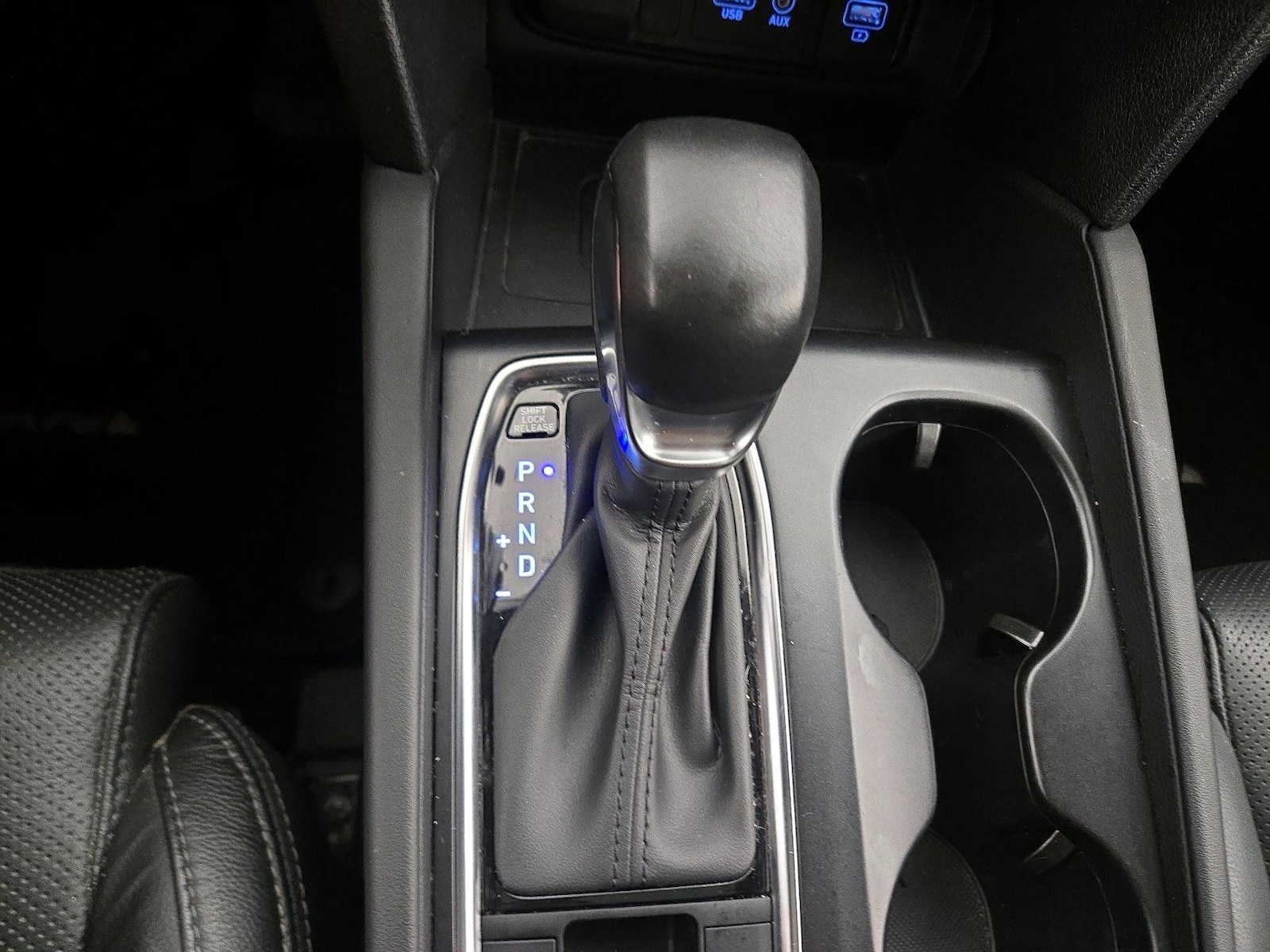 2020 Hyundai Santa Fe Limited - Photo 19