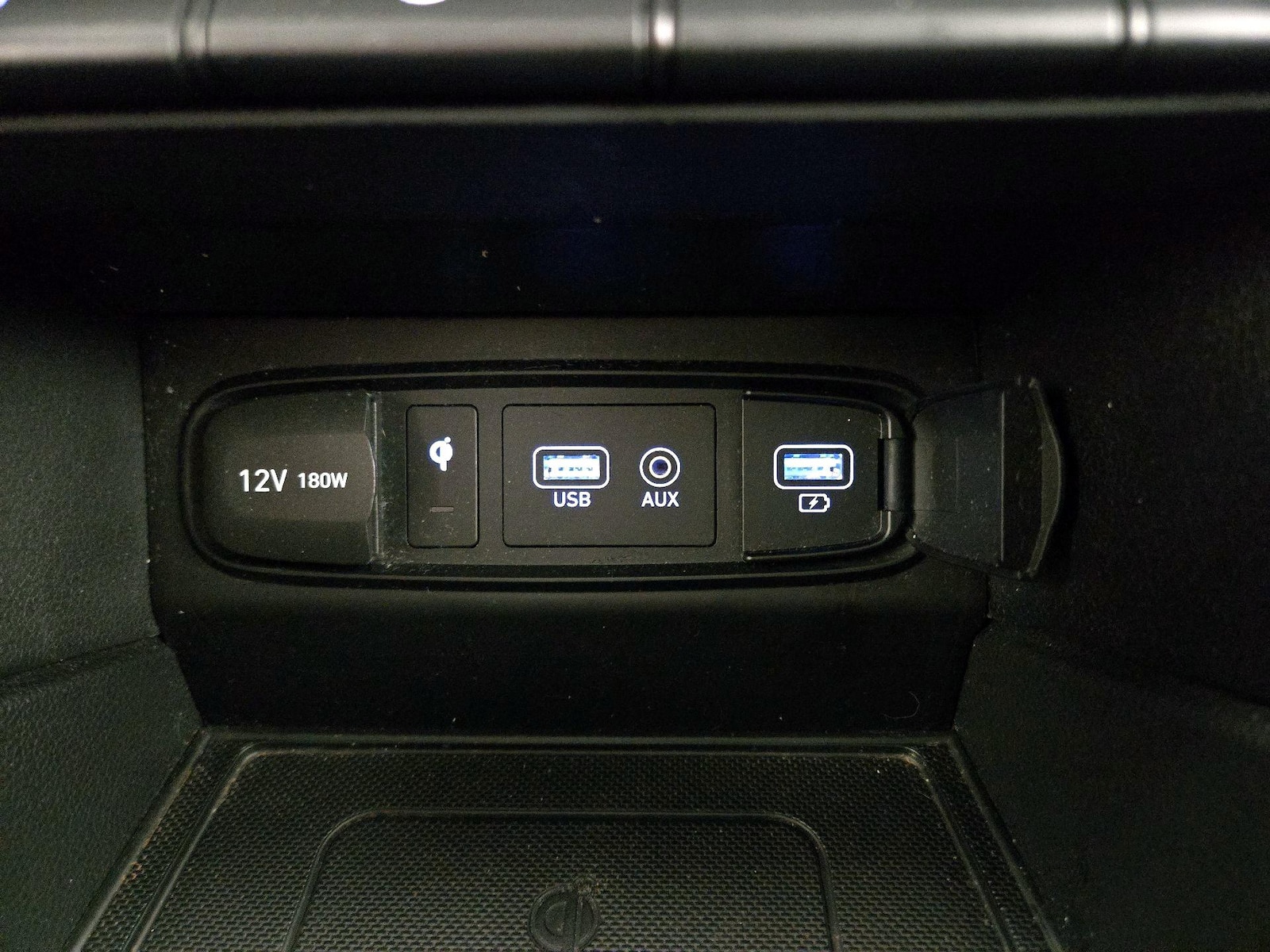 2020 Hyundai Santa Fe Limited - Photo 20