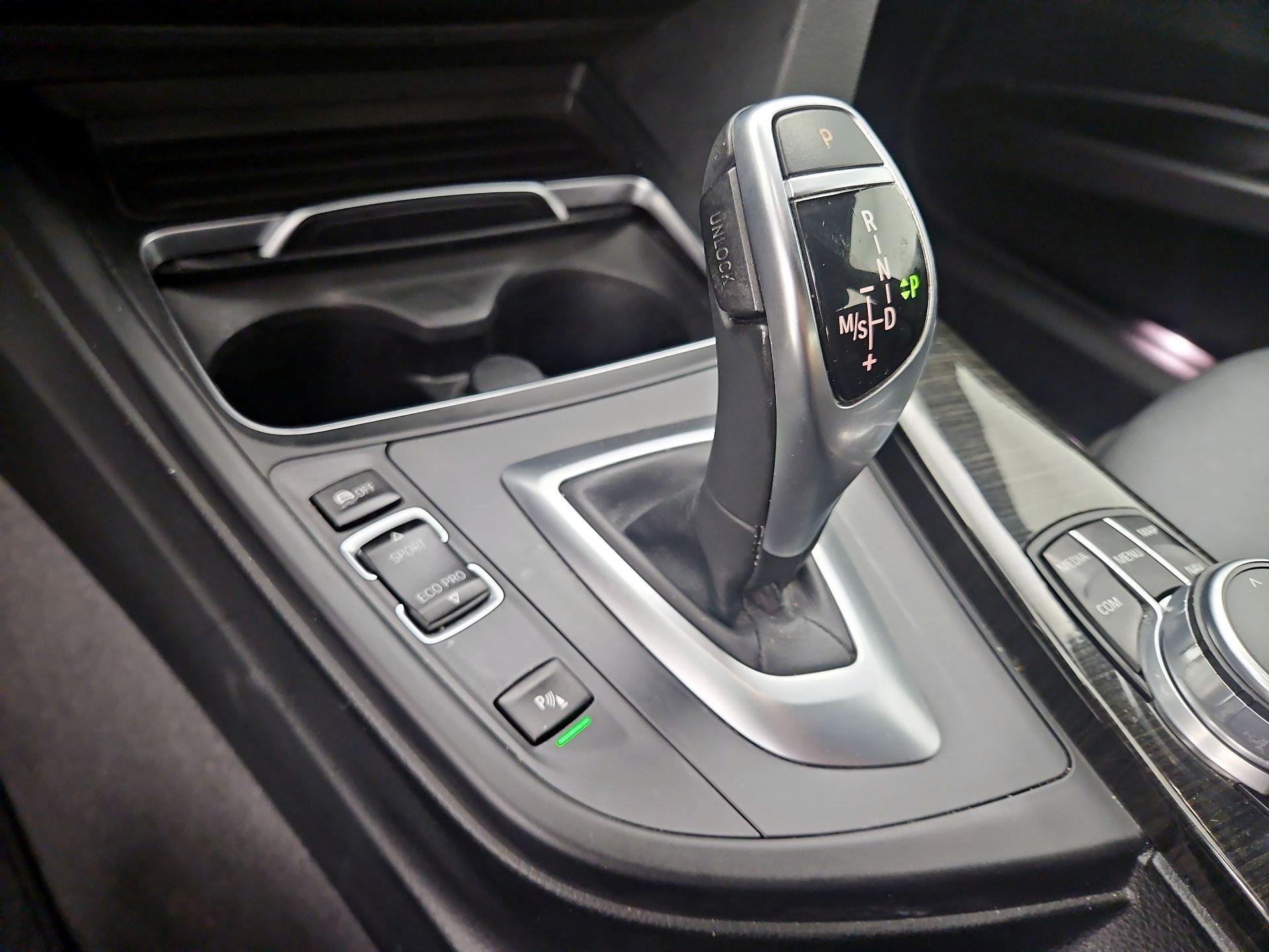Thumbnail: 2018 BMW 3 Series - 17