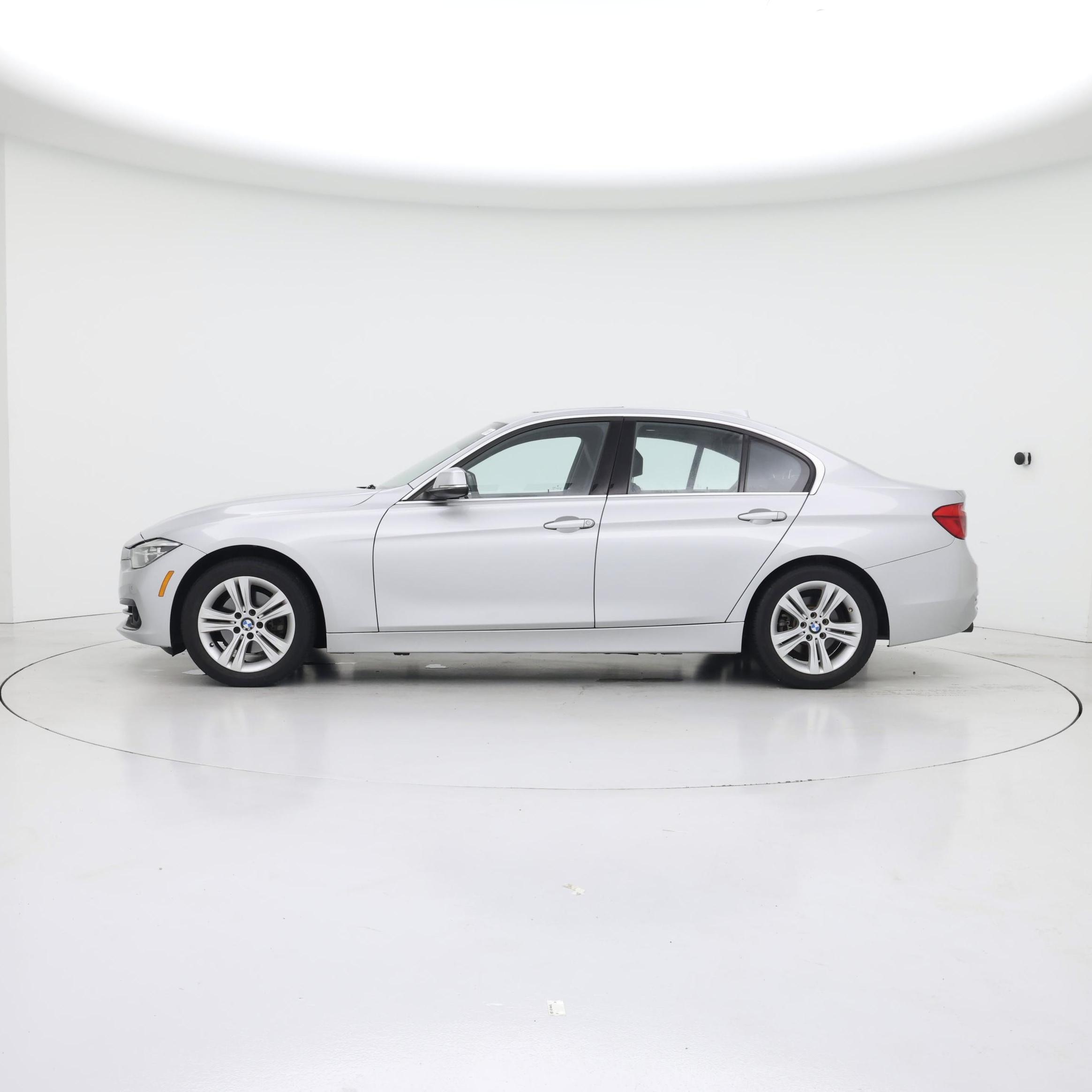 Thumbnail: 2018 BMW 3 Series - 3