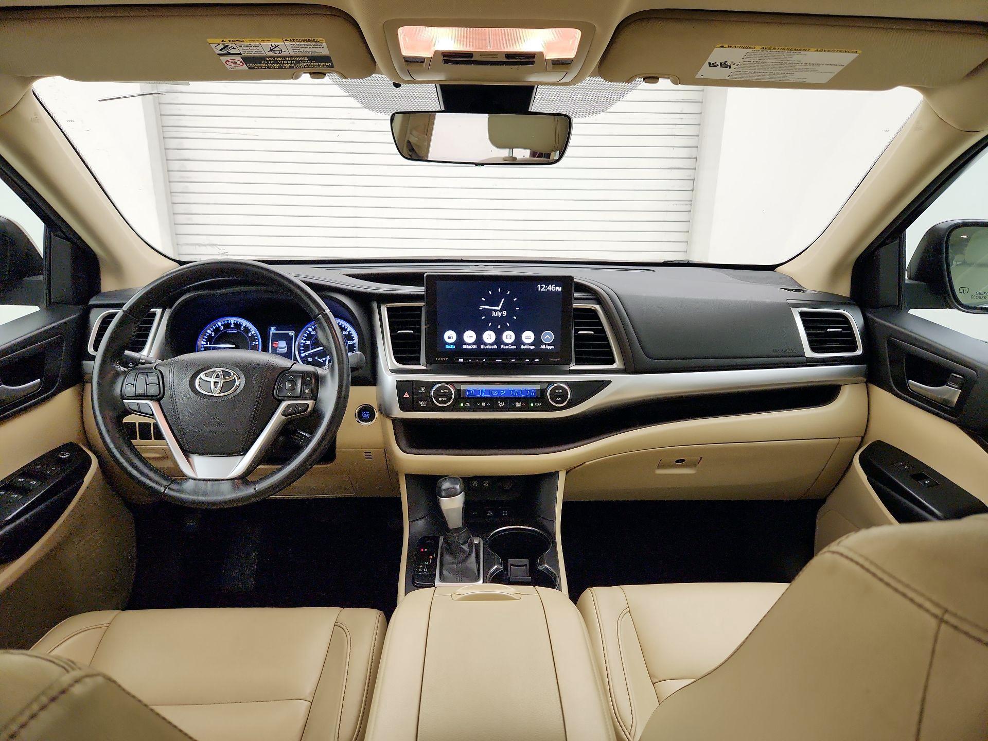 Thumbnail: 2017 Toyota Highlander - 9