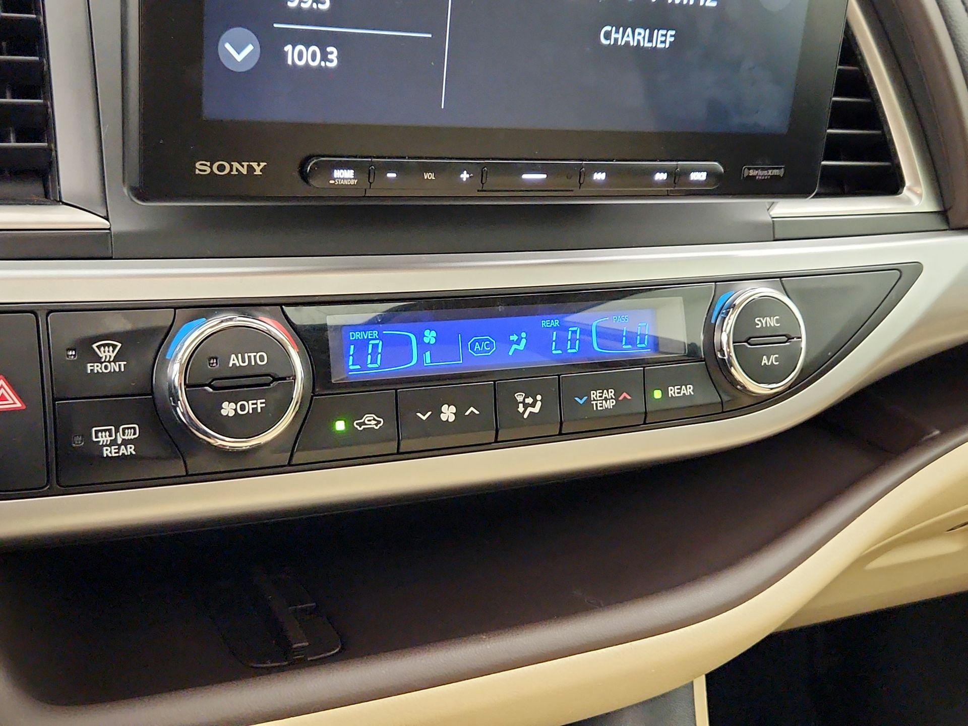 Thumbnail: 2017 Toyota Highlander - 16