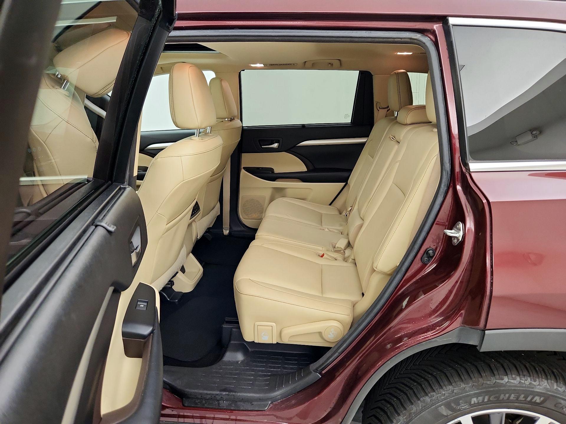 Thumbnail: 2017 Toyota Highlander - 20