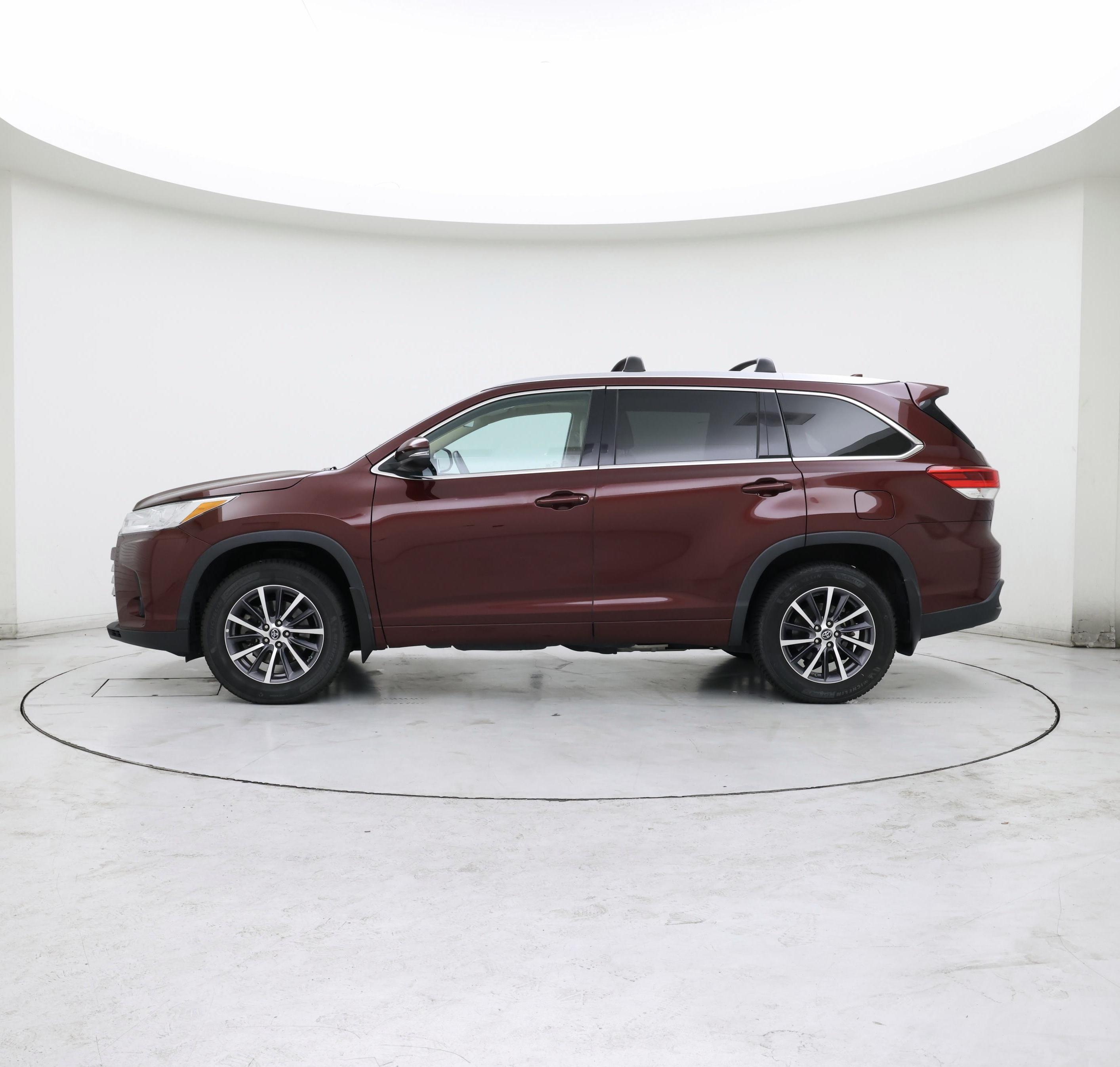 Thumbnail: 2017 Toyota Highlander - 3