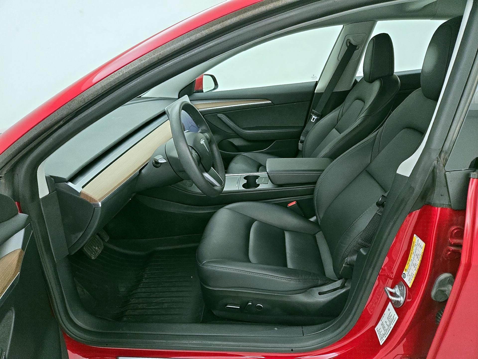 Thumbnail: 2023 Tesla Model 3 - 11