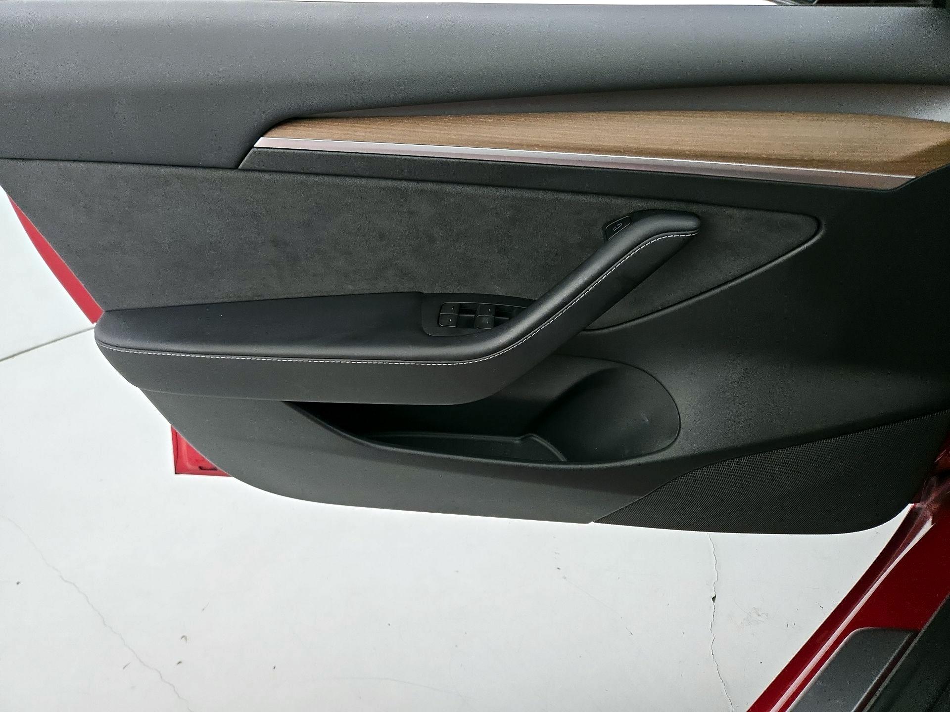 Thumbnail: 2023 Tesla Model 3 - 12