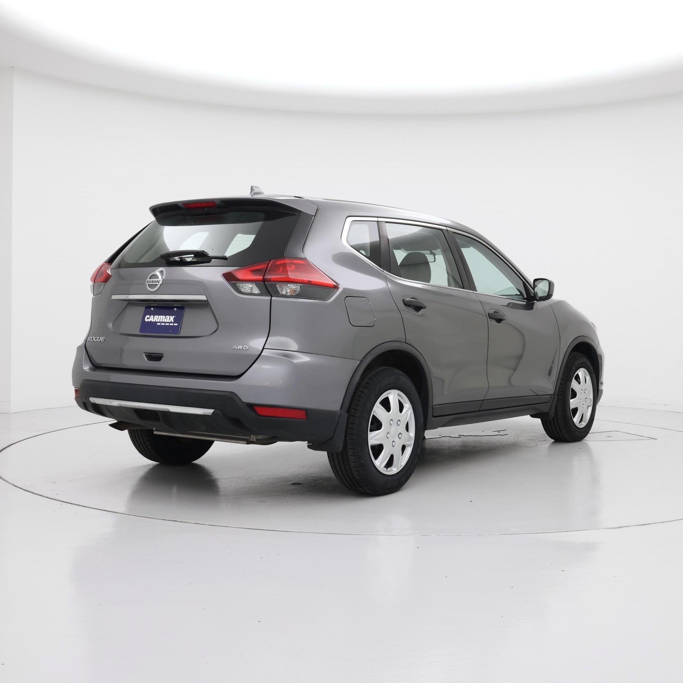 Thumbnail: 2017 Nissan Rogue - 8