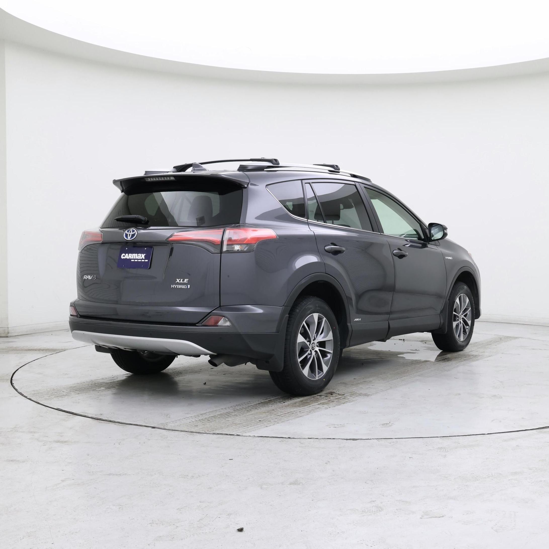 Thumbnail: 2016 Toyota RAV4 - 8