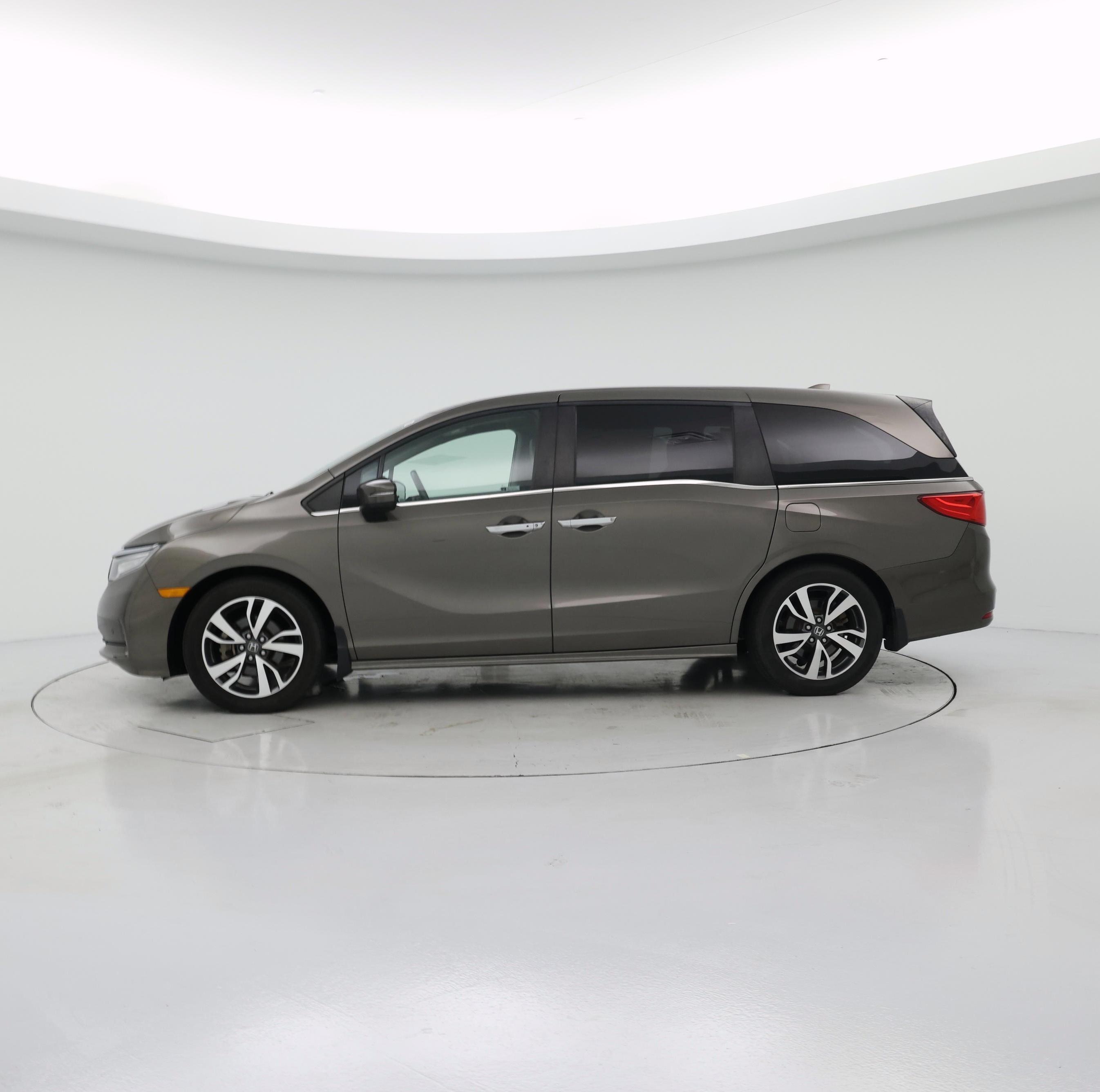 Thumbnail: 2022 Honda Odyssey - 3