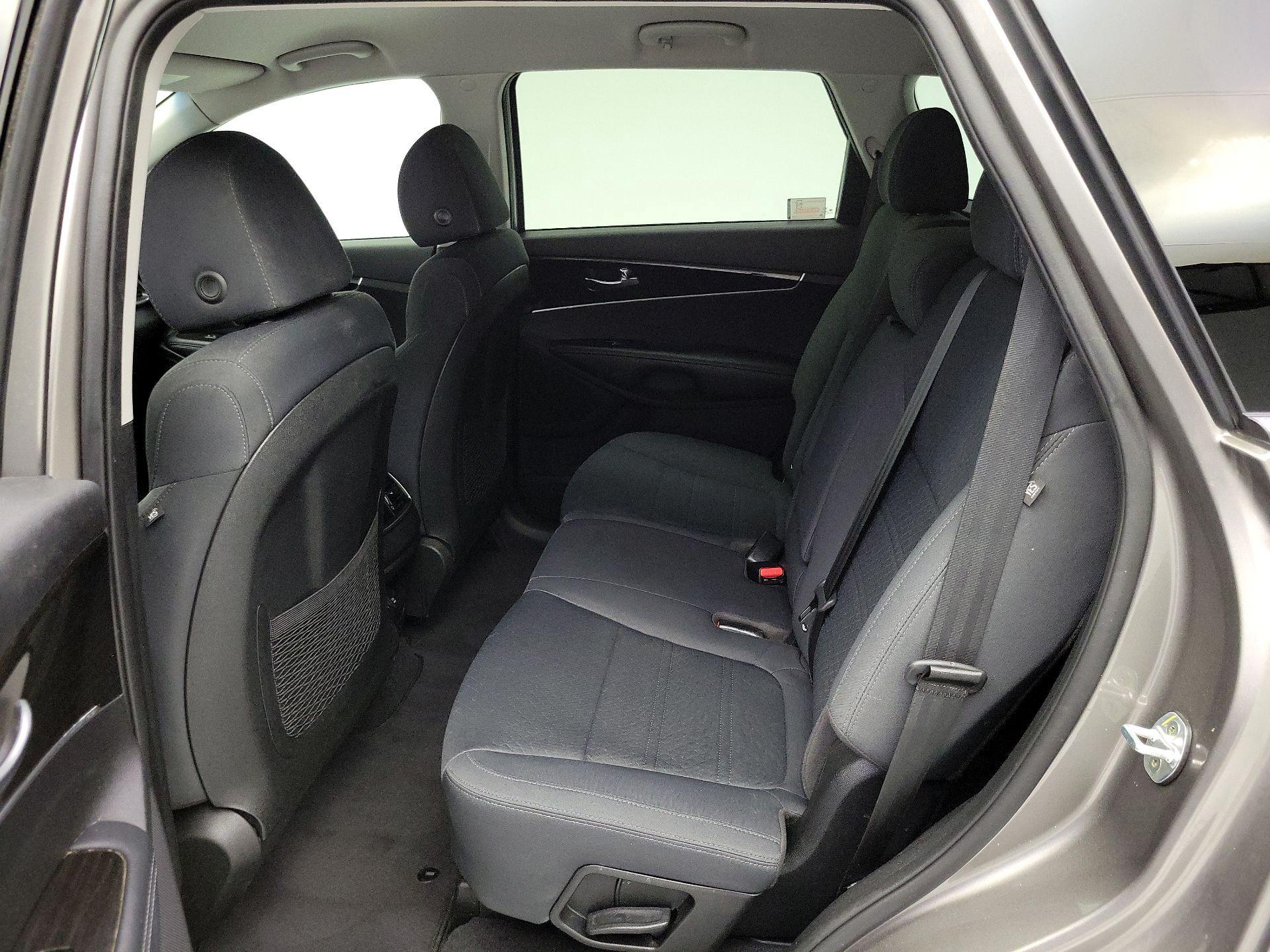 Thumbnail: 2019 Kia Sorento - 19