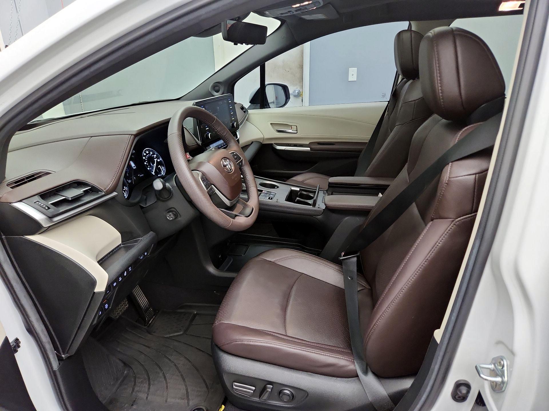 Thumbnail: 2024 Toyota Sienna - 11