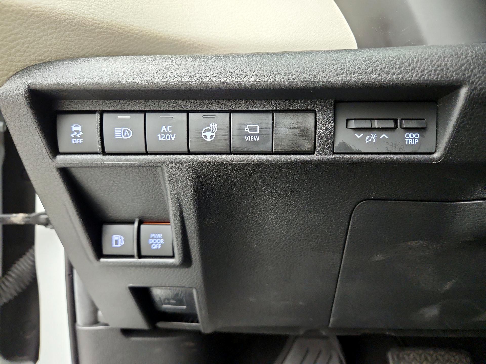 Thumbnail: 2024 Toyota Sienna - 13