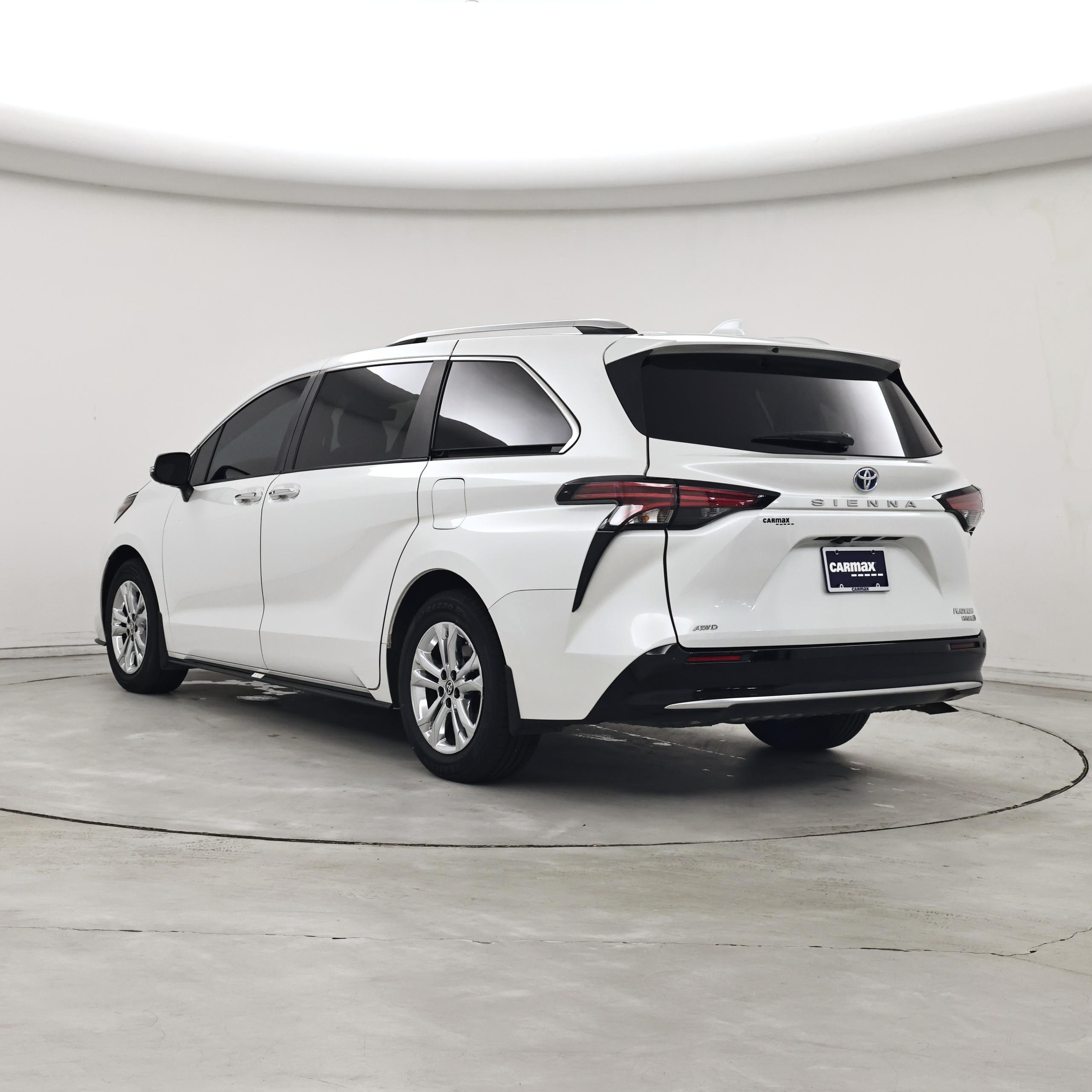 Thumbnail: 2024 Toyota Sienna - 2