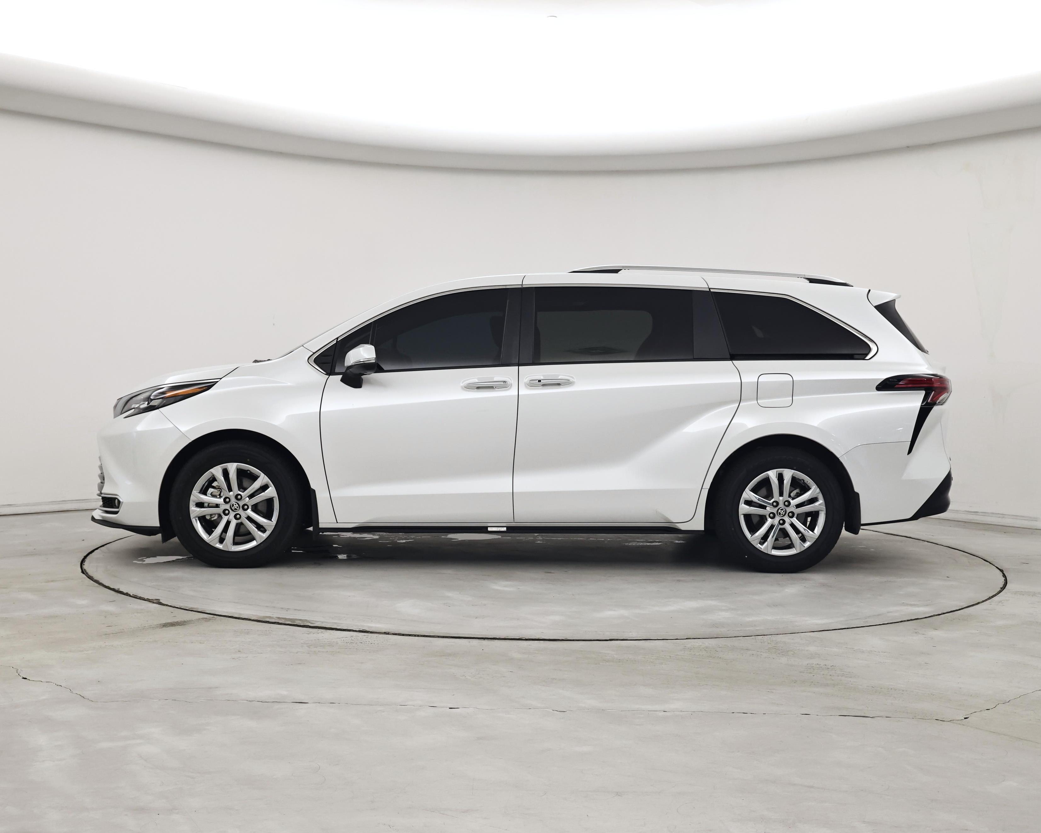 Thumbnail: 2024 Toyota Sienna - 3