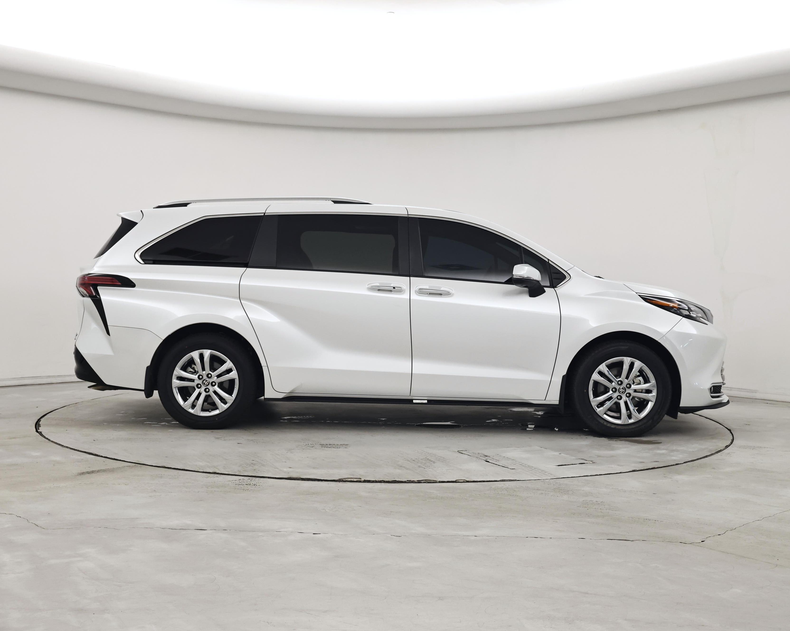 Thumbnail: 2024 Toyota Sienna - 7