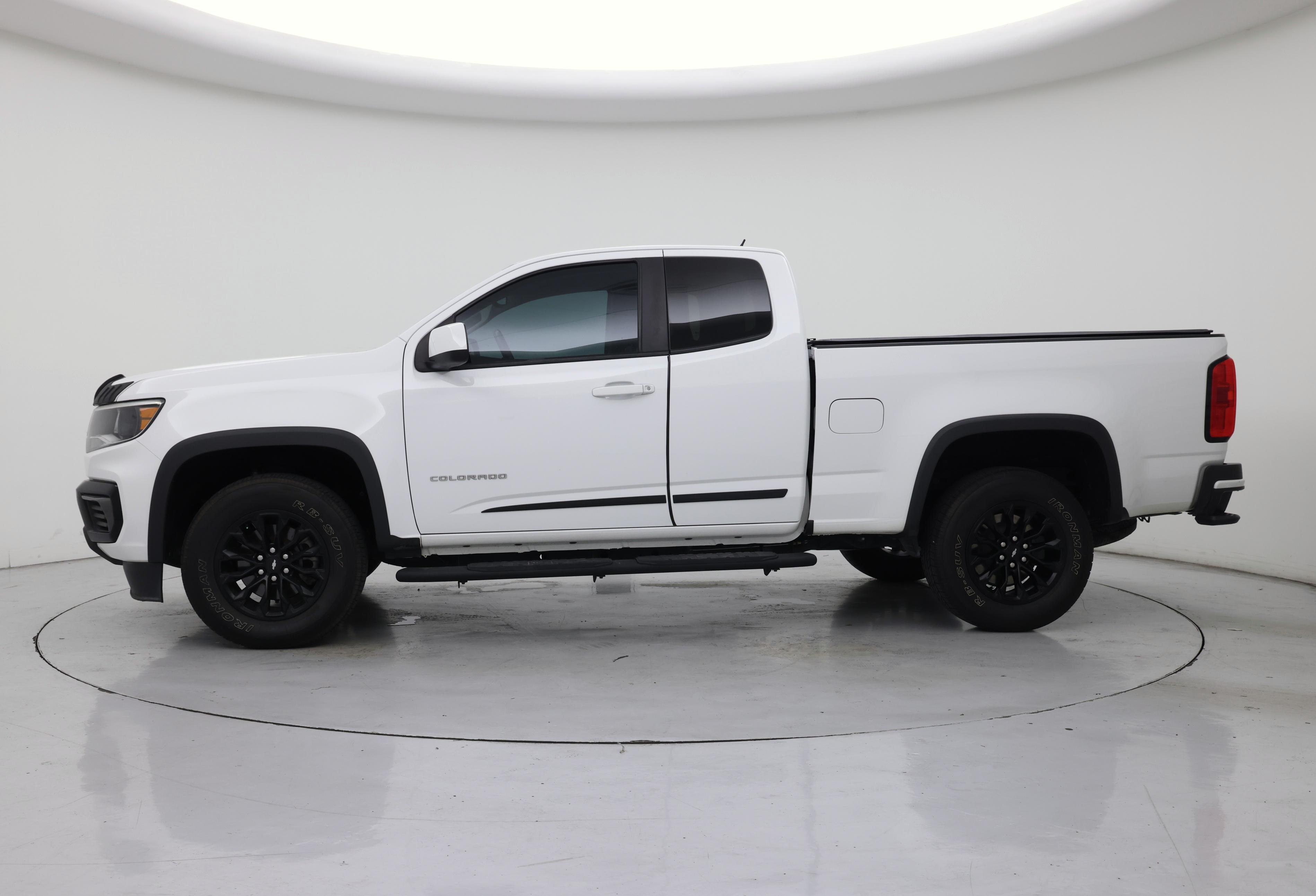 Thumbnail: 2021 Chevrolet Colorado - 3