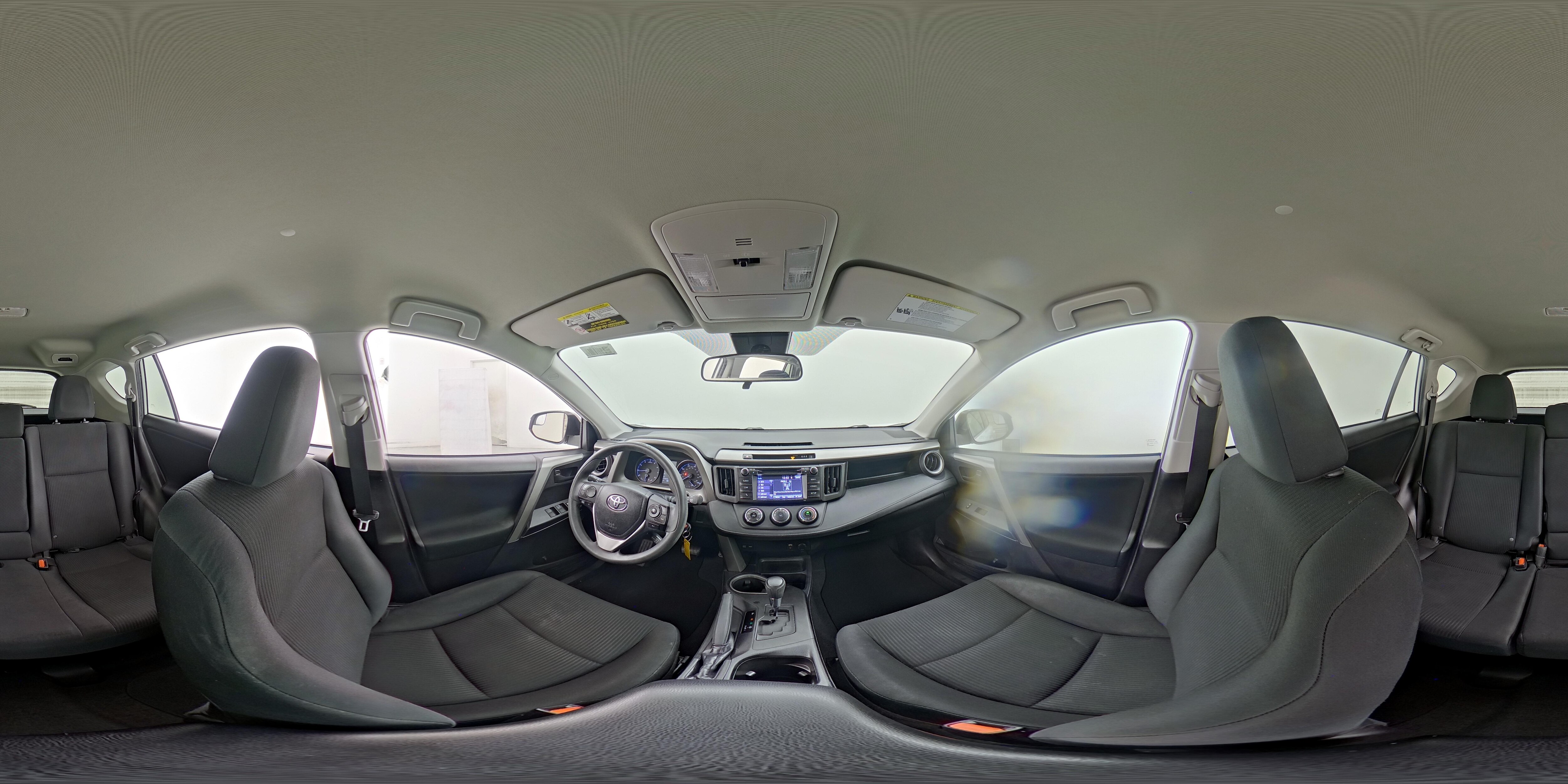 2018 Toyota RAV4 LE - Photo 25