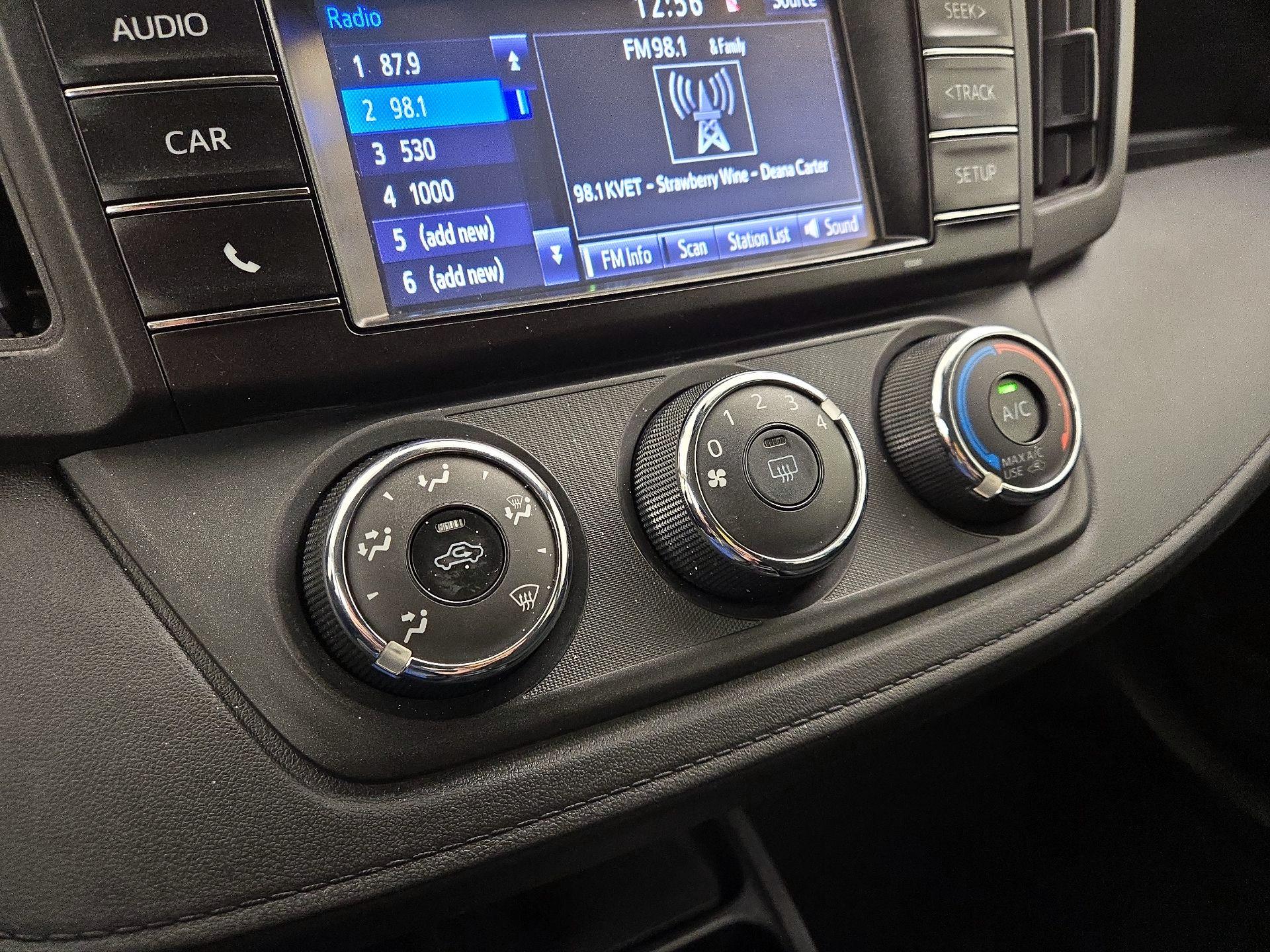 Thumbnail: 2018 Toyota RAV4 - 16