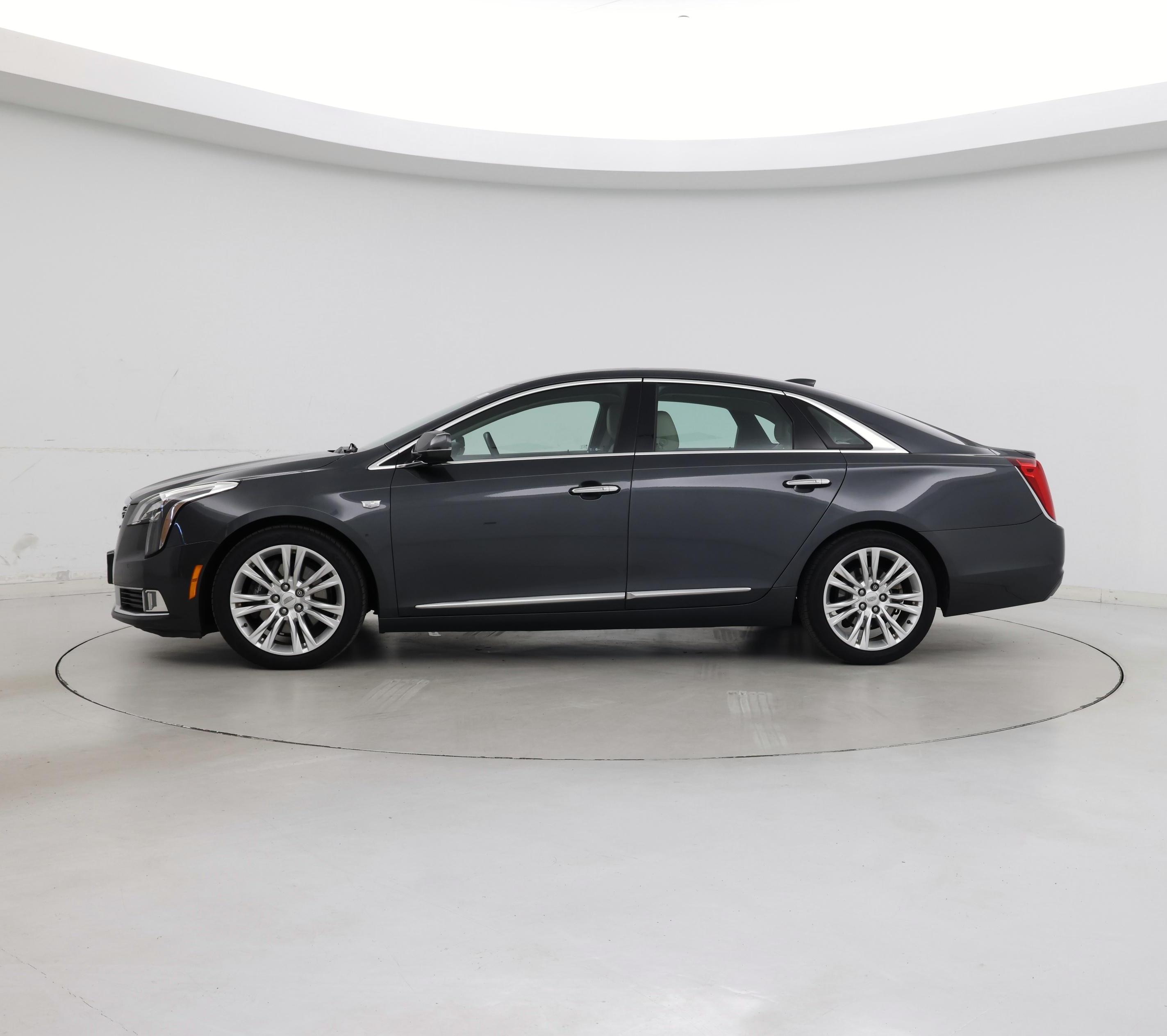 Thumbnail: 2018 Cadillac XTS - 3