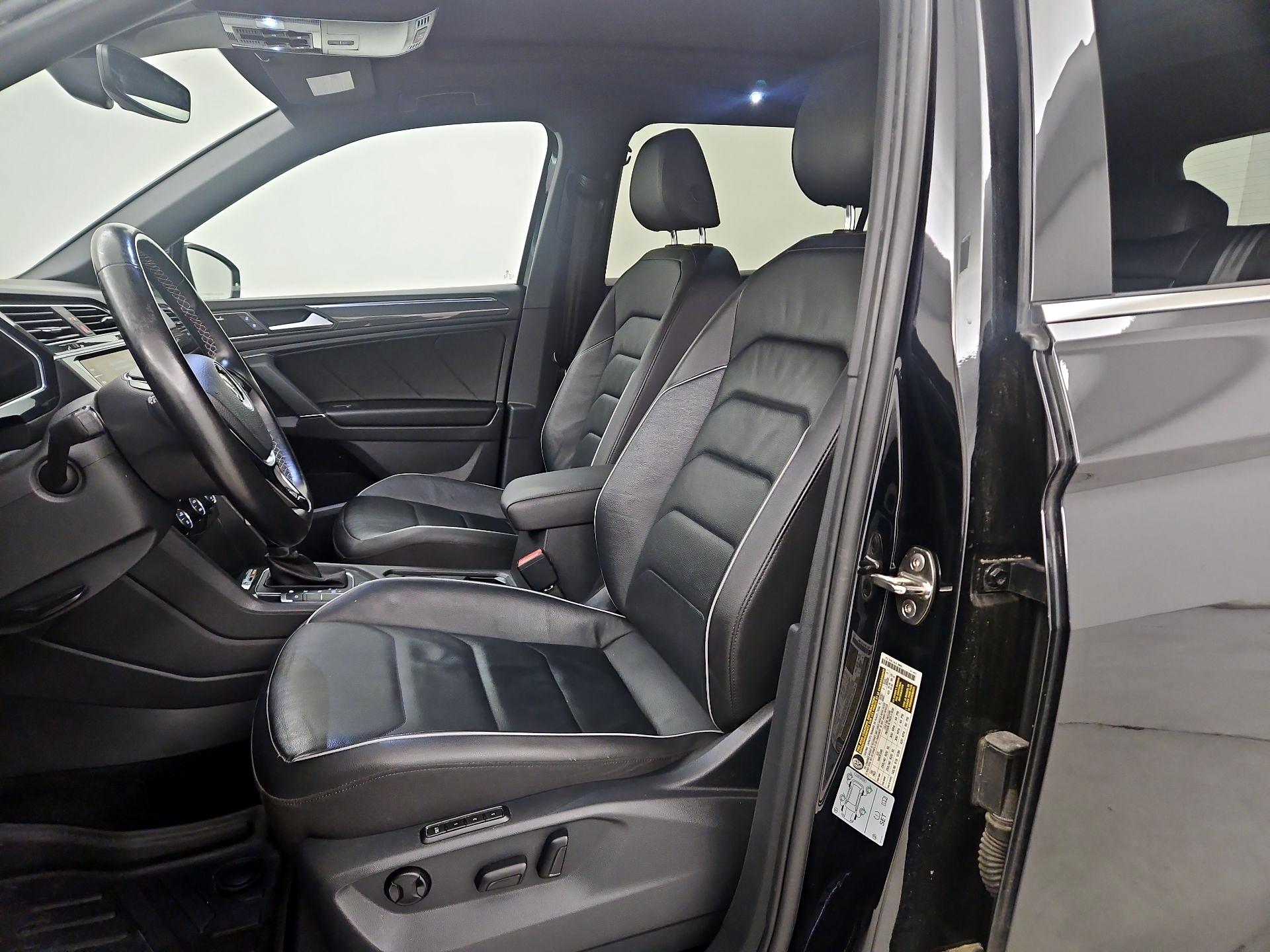 Thumbnail: 2020 Volkswagen Tiguan - 11
