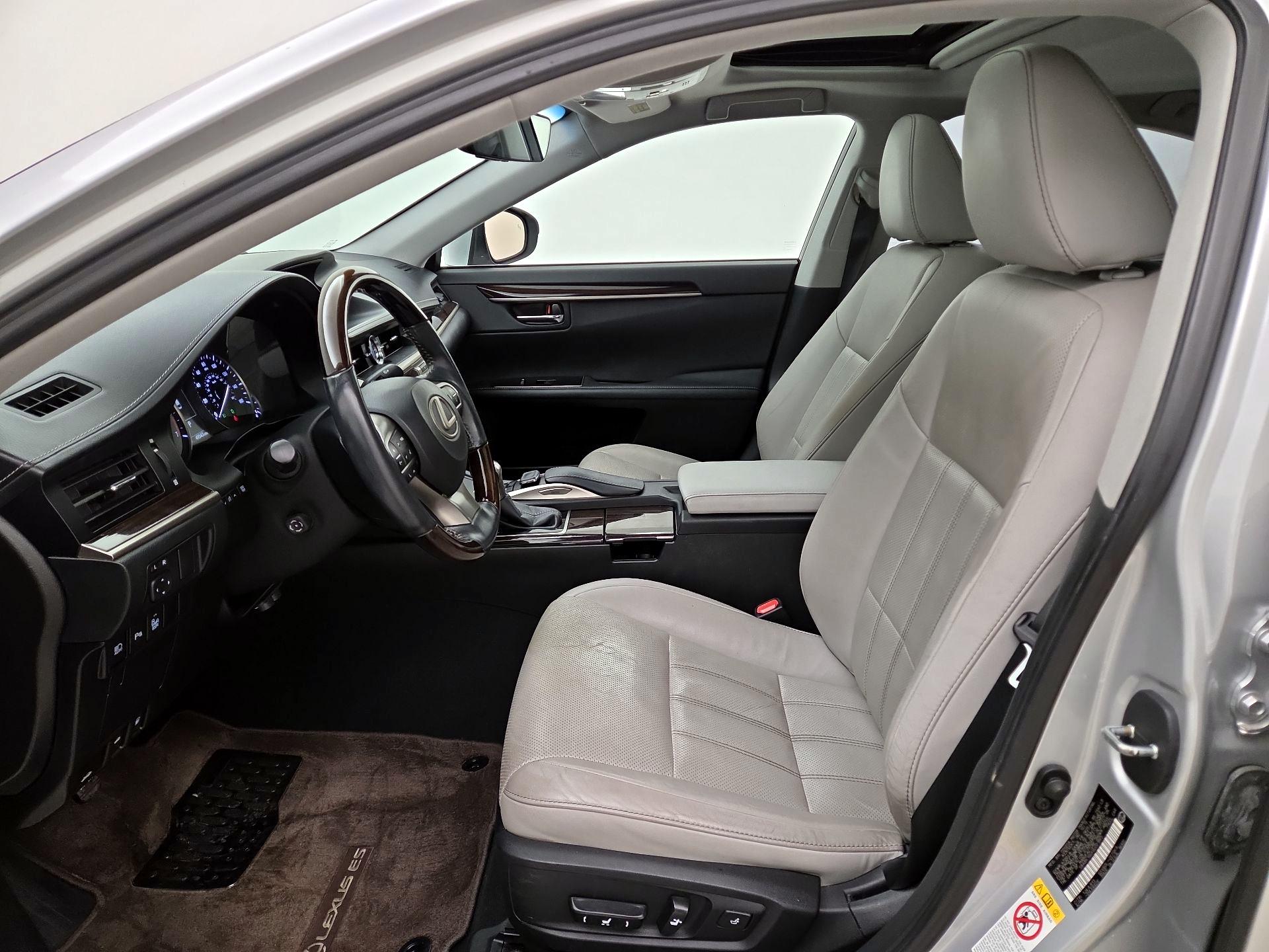 Thumbnail: 2016 Lexus ES - 11