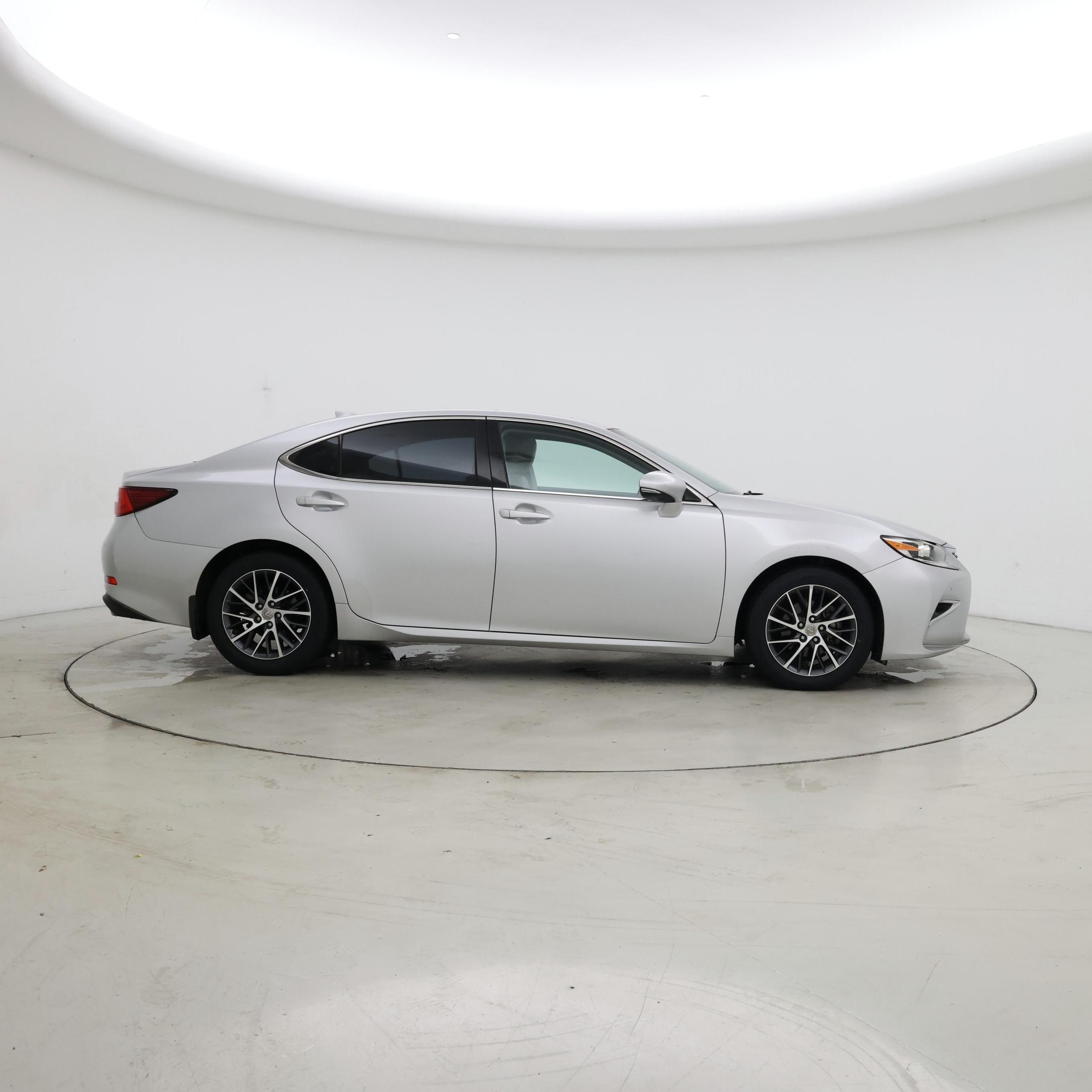 Thumbnail: 2016 Lexus ES - 7