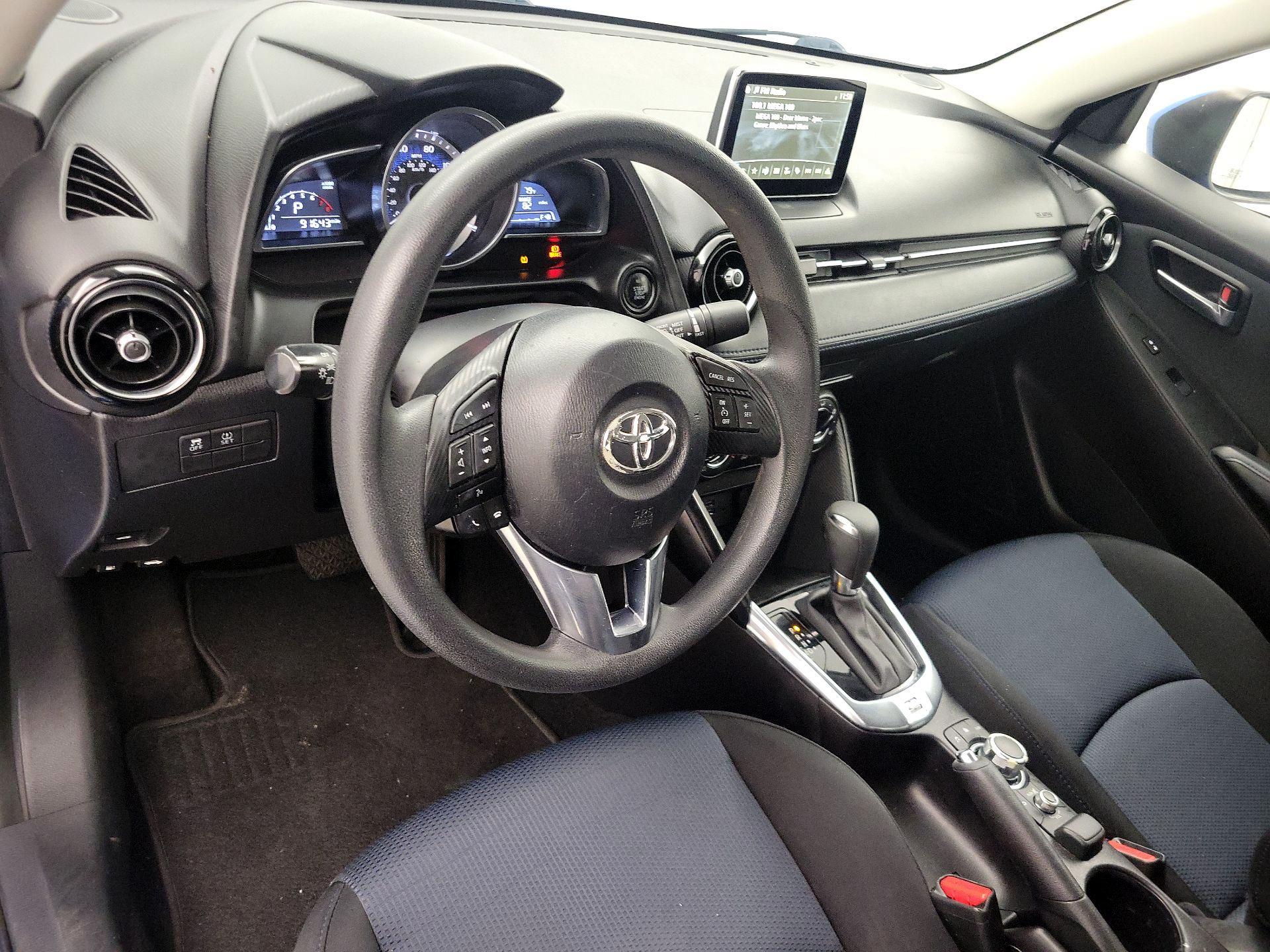Thumbnail: 2017 Toyota Yaris iA - 9