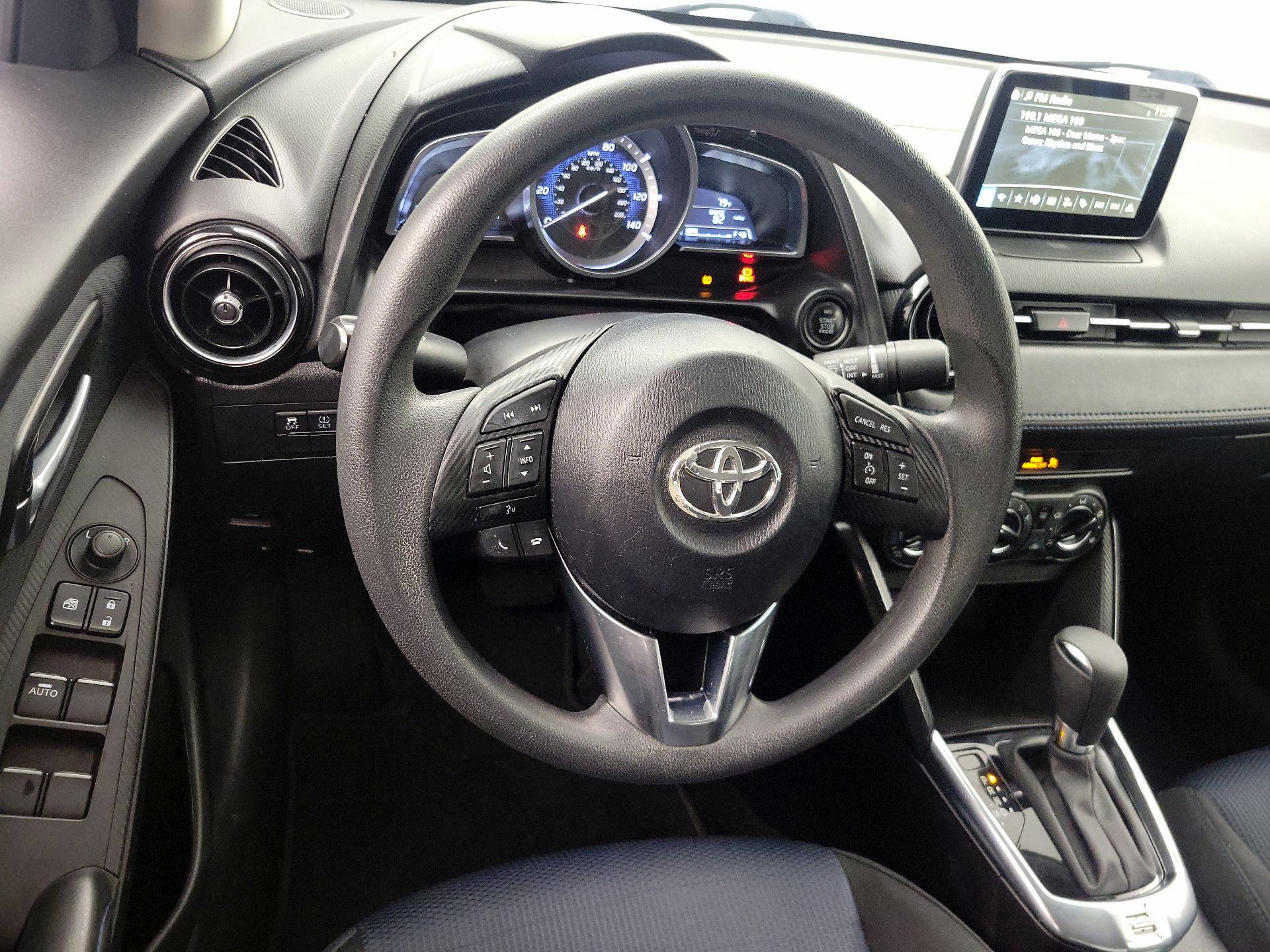 Thumbnail: 2017 Toyota Yaris iA - 10