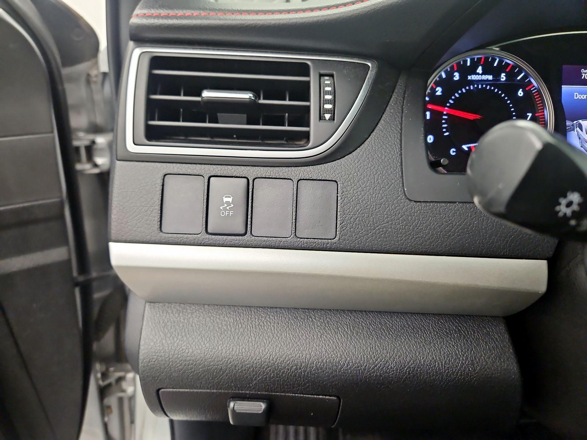 Thumbnail: 2015 Toyota Camry - 13