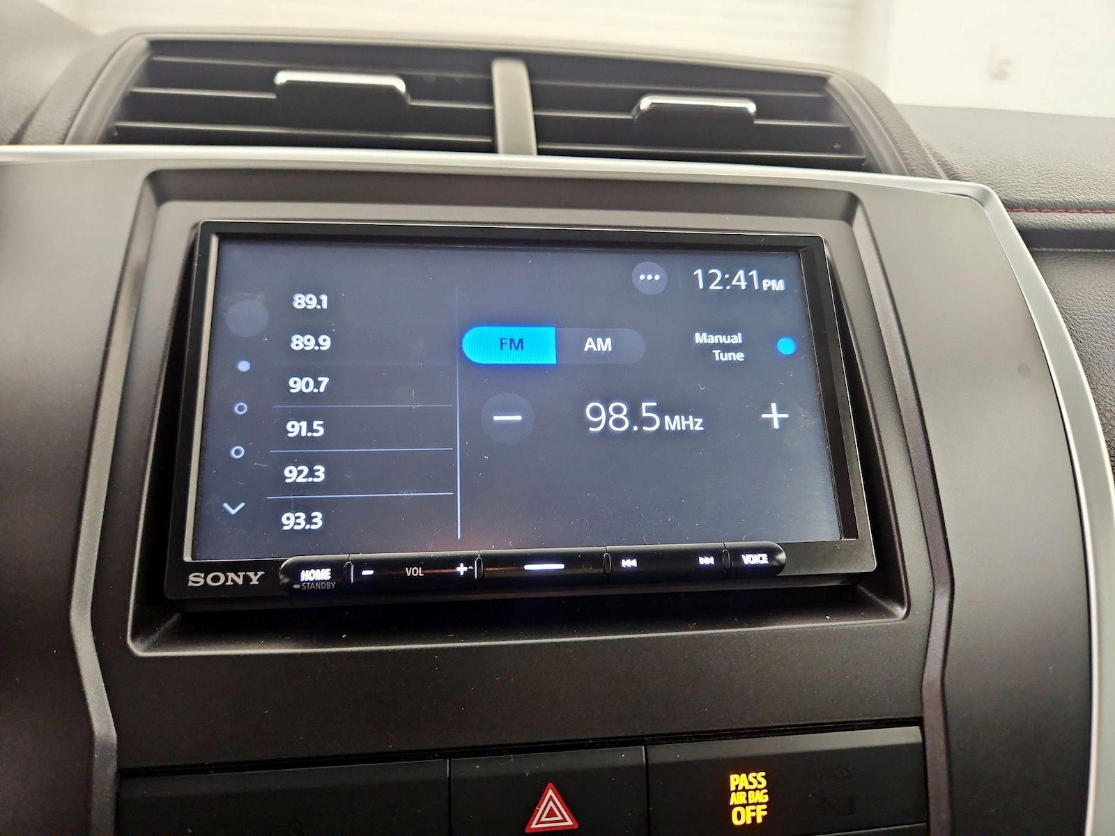 2015 Toyota Camry SE - Photo 16