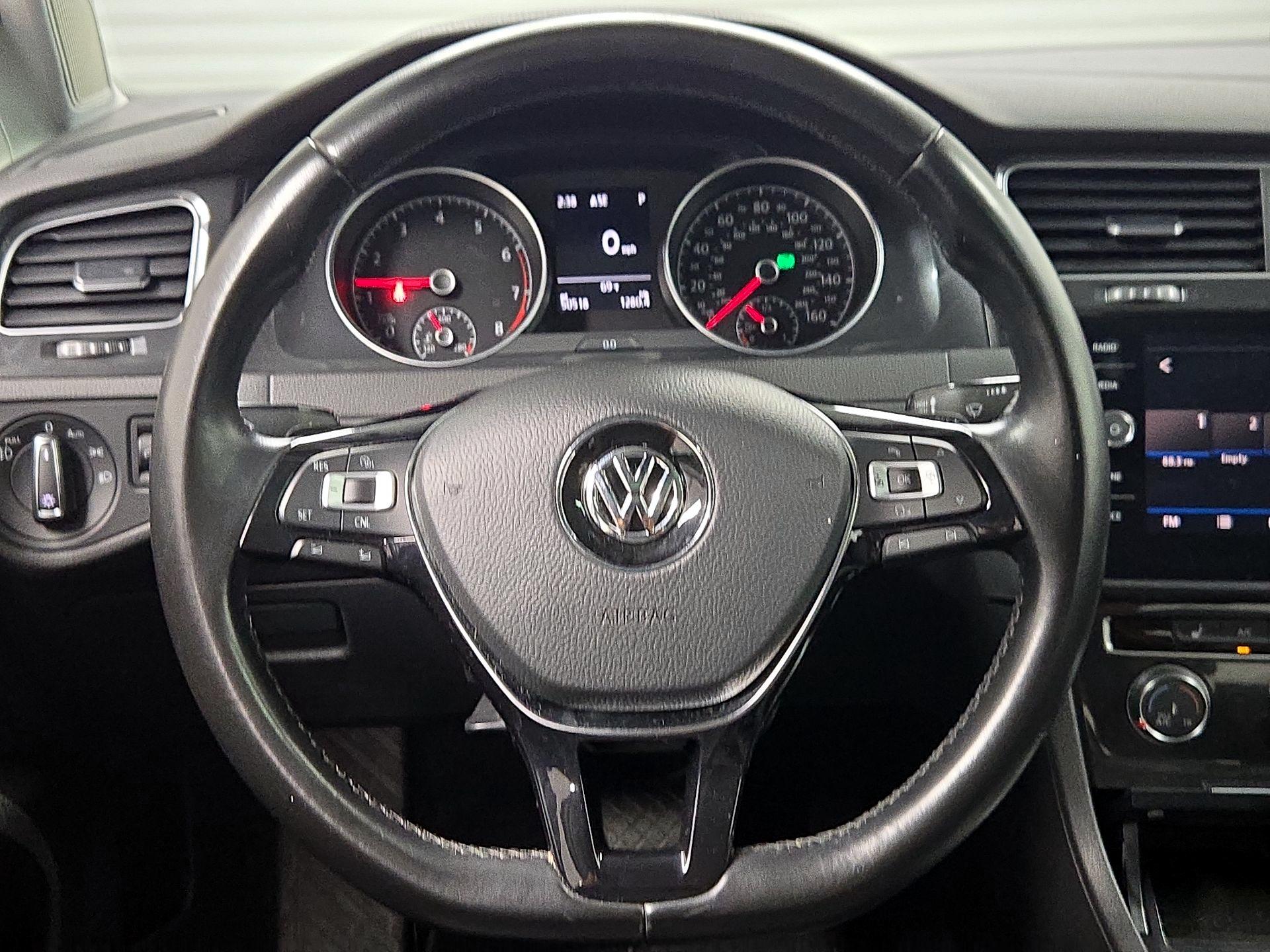 Thumbnail: 2018 Volkswagen Golf - 10