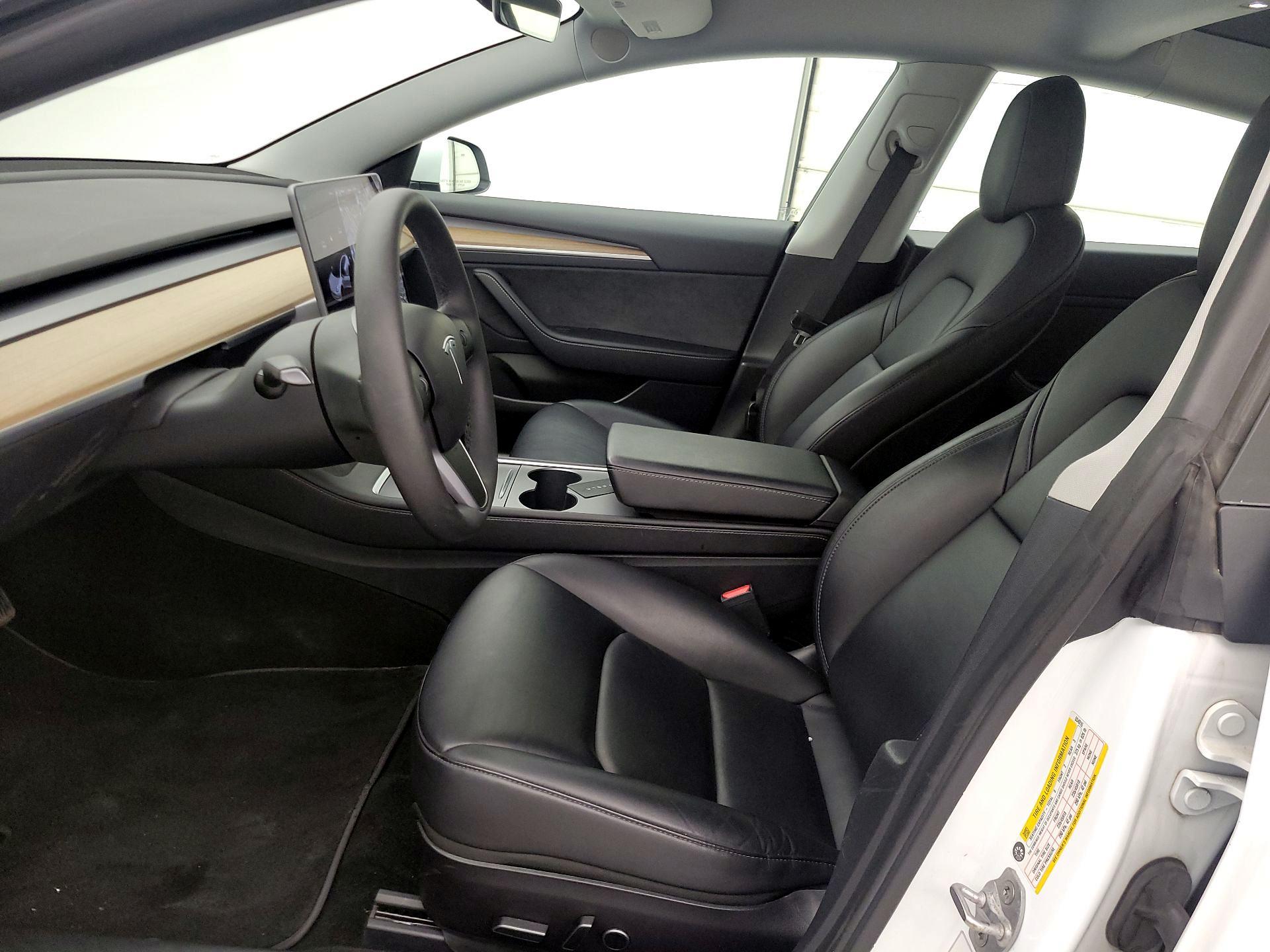 Thumbnail: 2021 Tesla Model 3 - 11